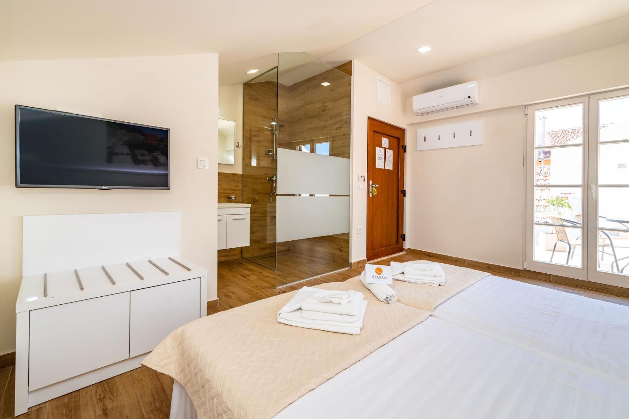 Double or Twin Room with Terrace photo 3