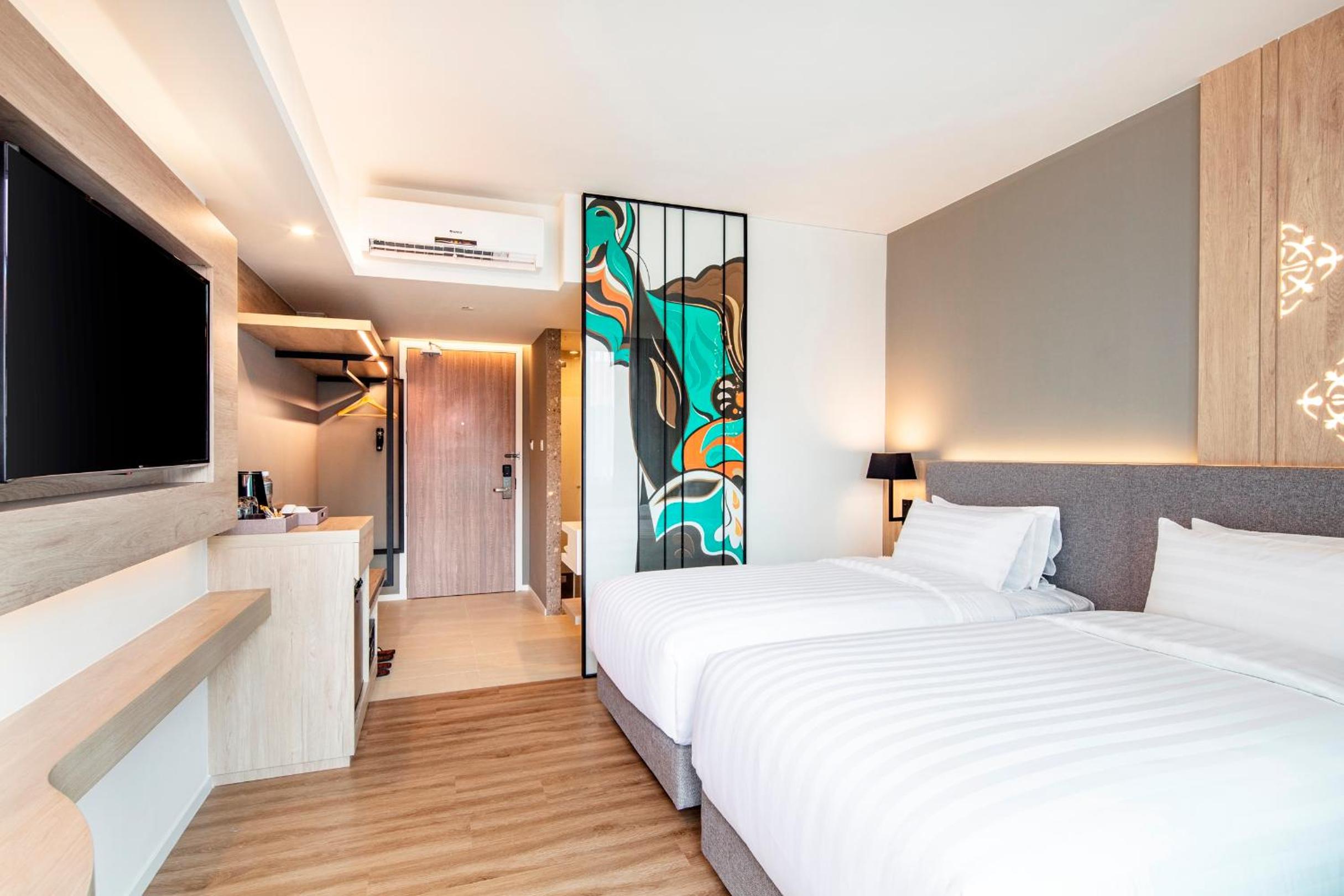 Deluxe Double or Twin Room - Photo 7