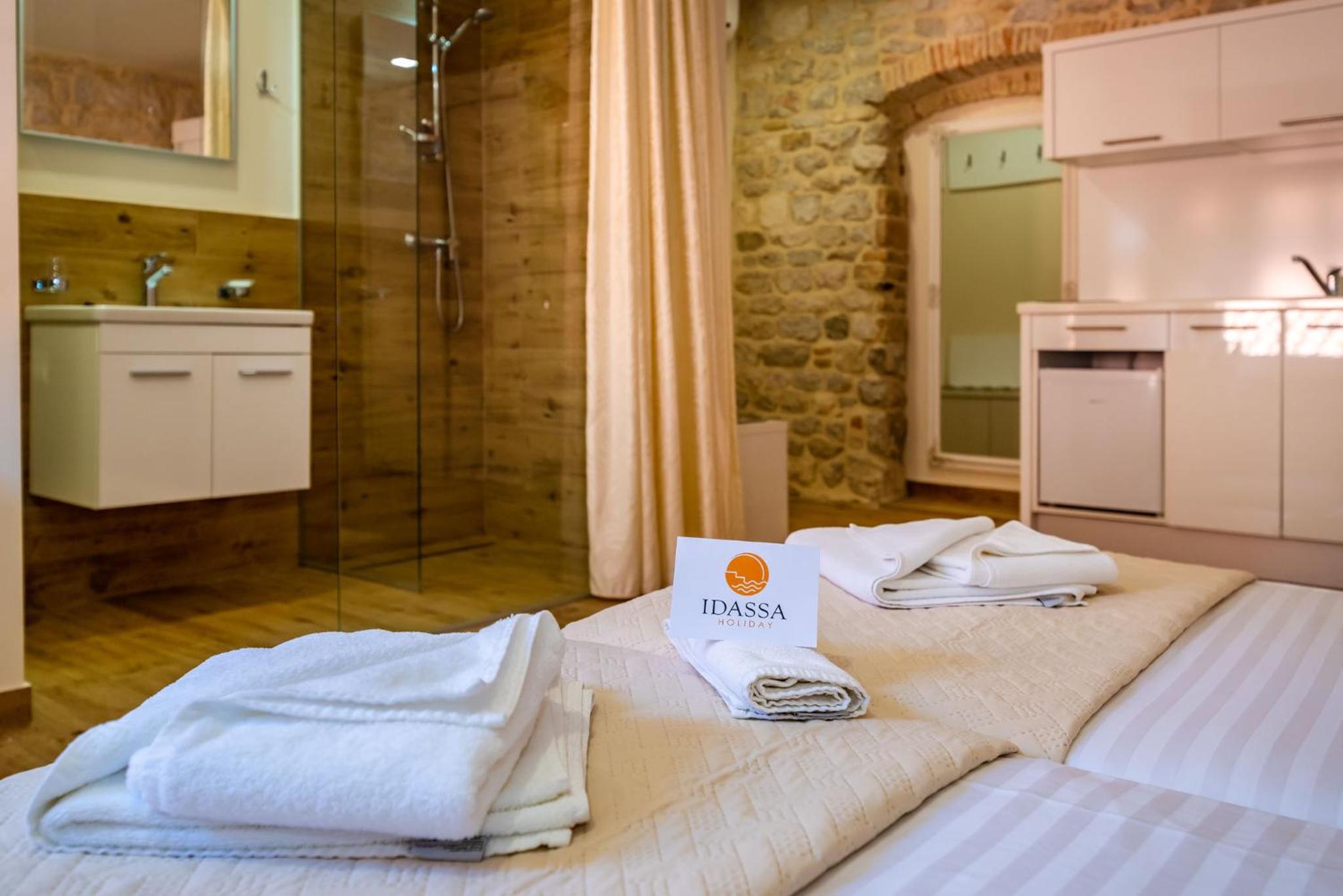 Double Room with Extra Bed photo 2