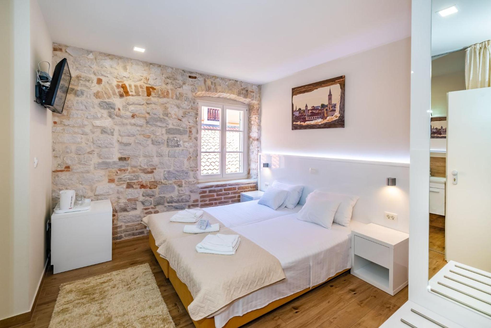 Standard Double or Twin Room photo 1