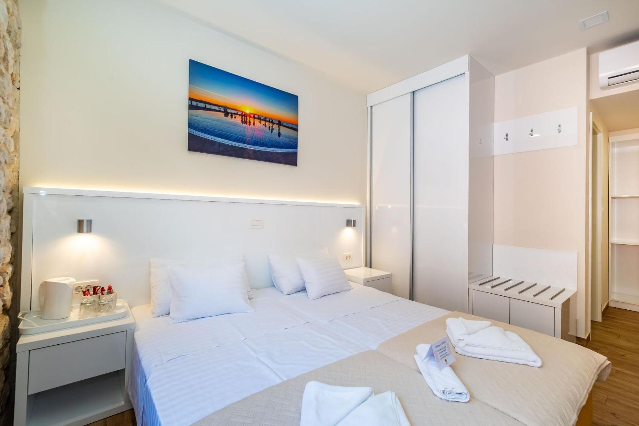 Standard Double or Twin Room photo 2
