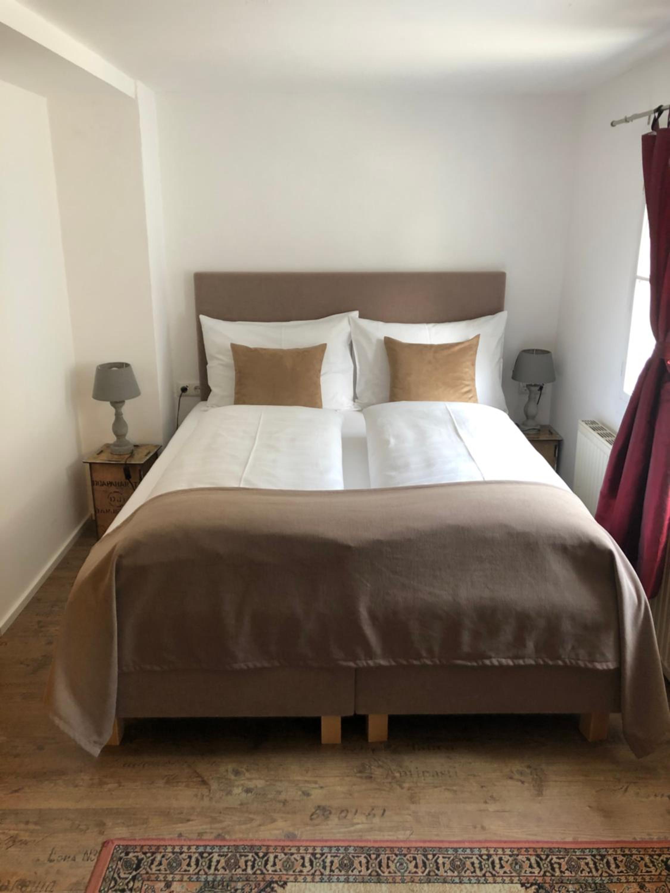 Deluxe Double Room - Photo 10