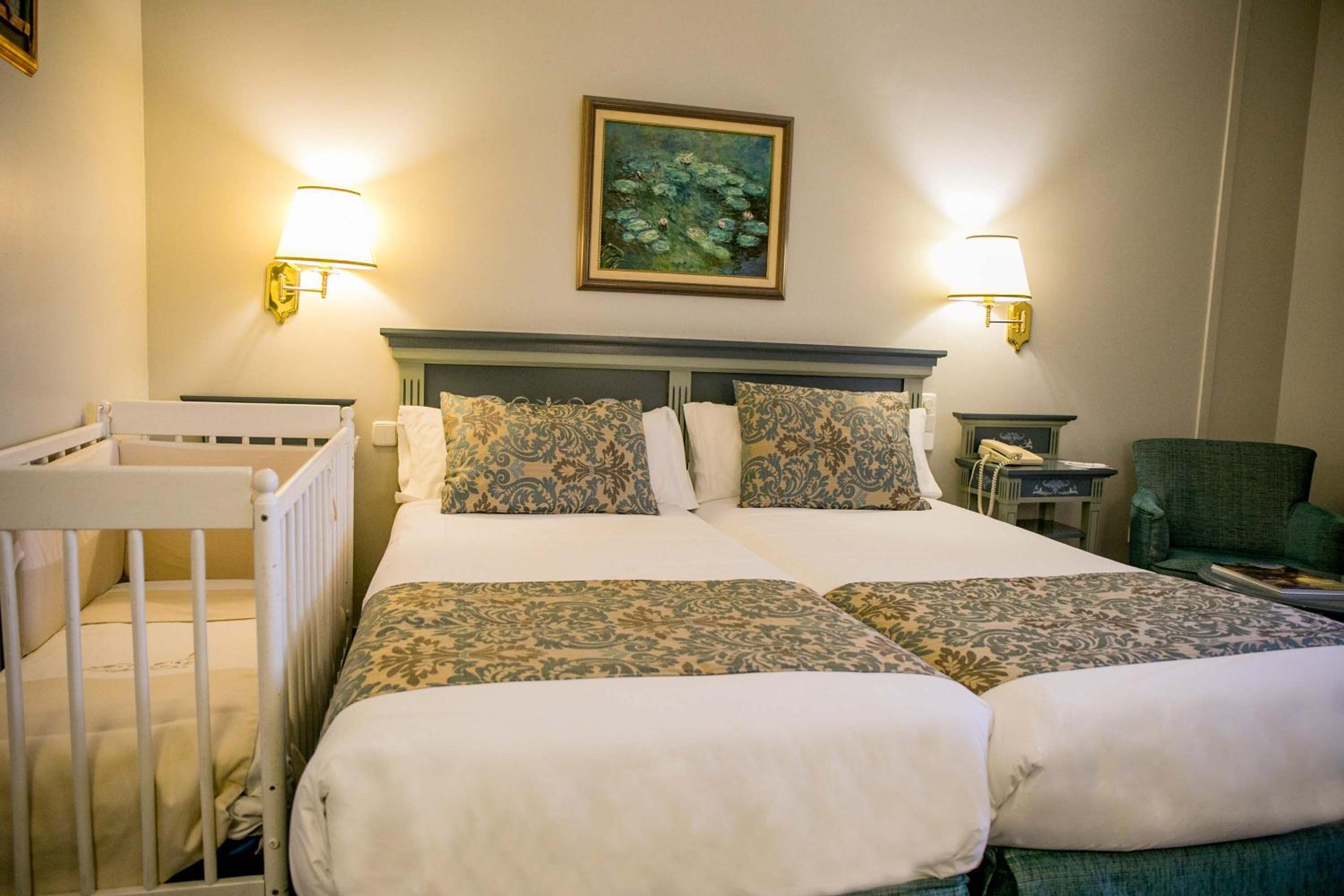 Double Room - Photo 2