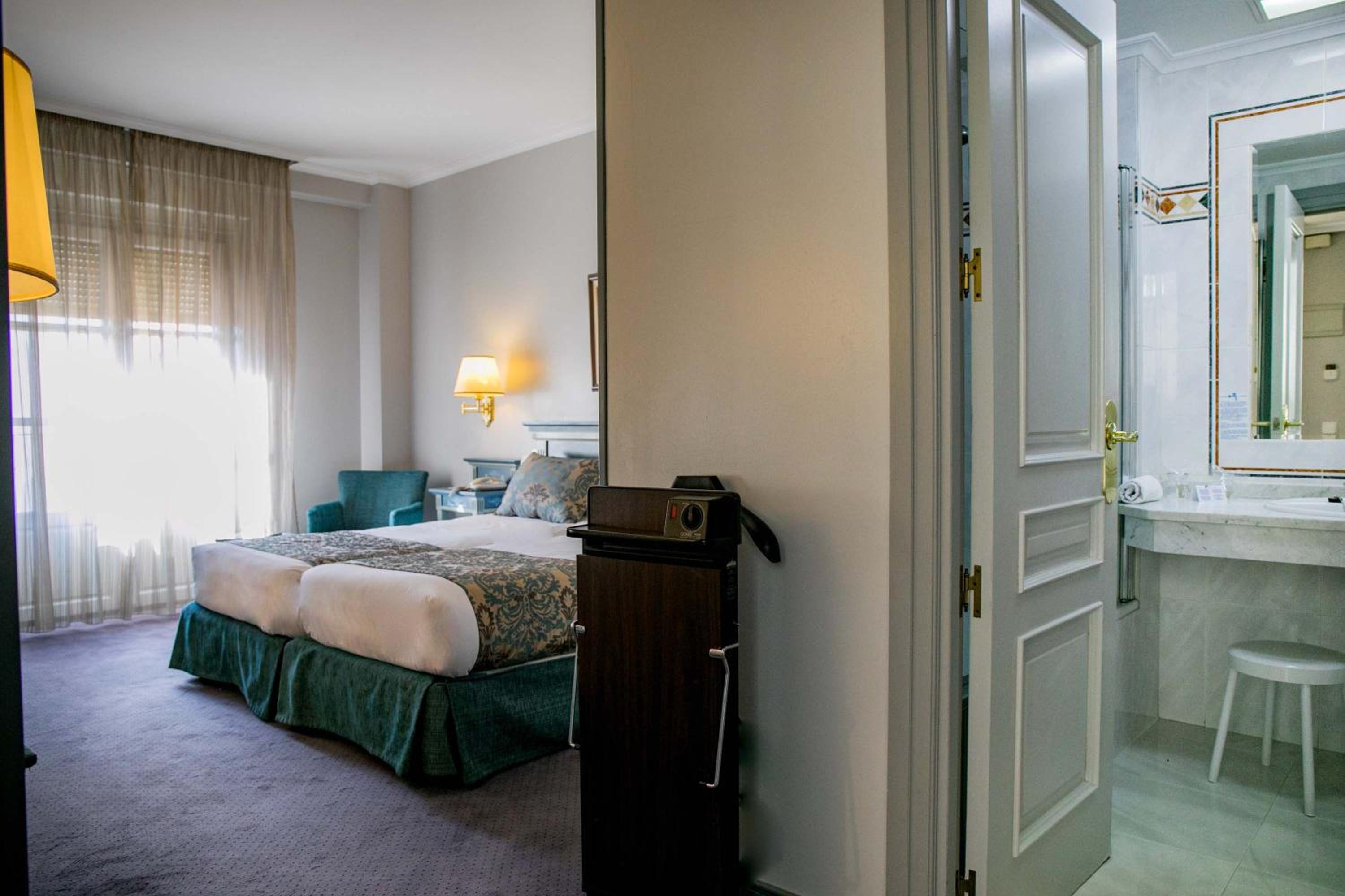 Double Room - Photo 7