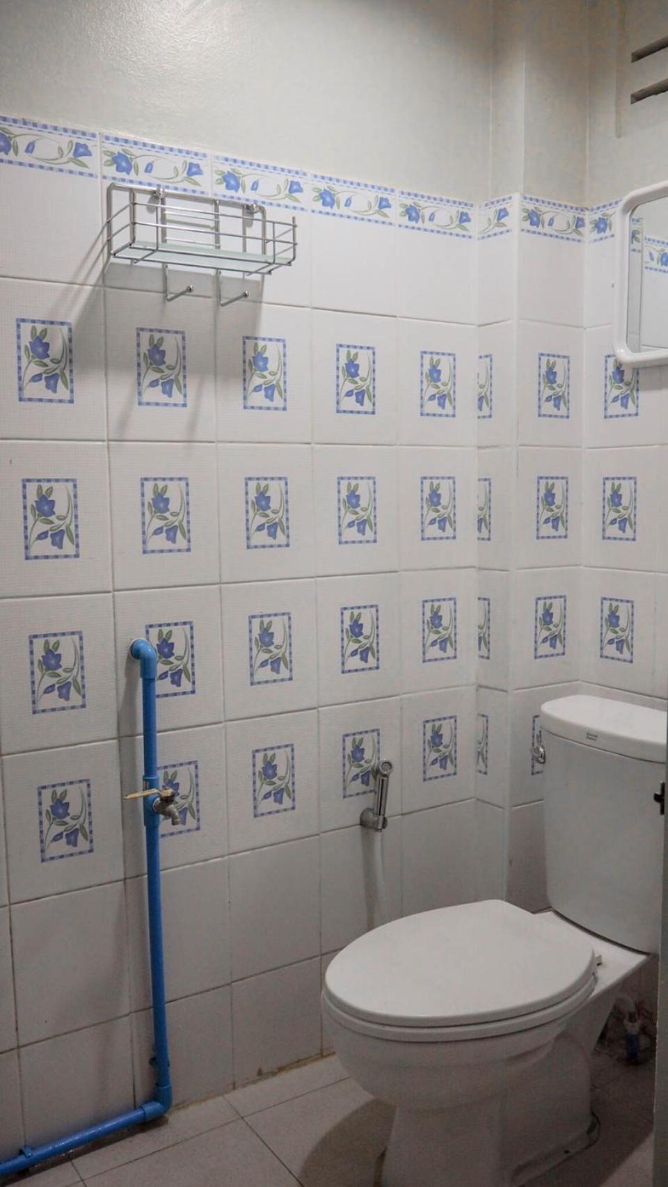Economy Triple Room With Shared Bathroom photo 3