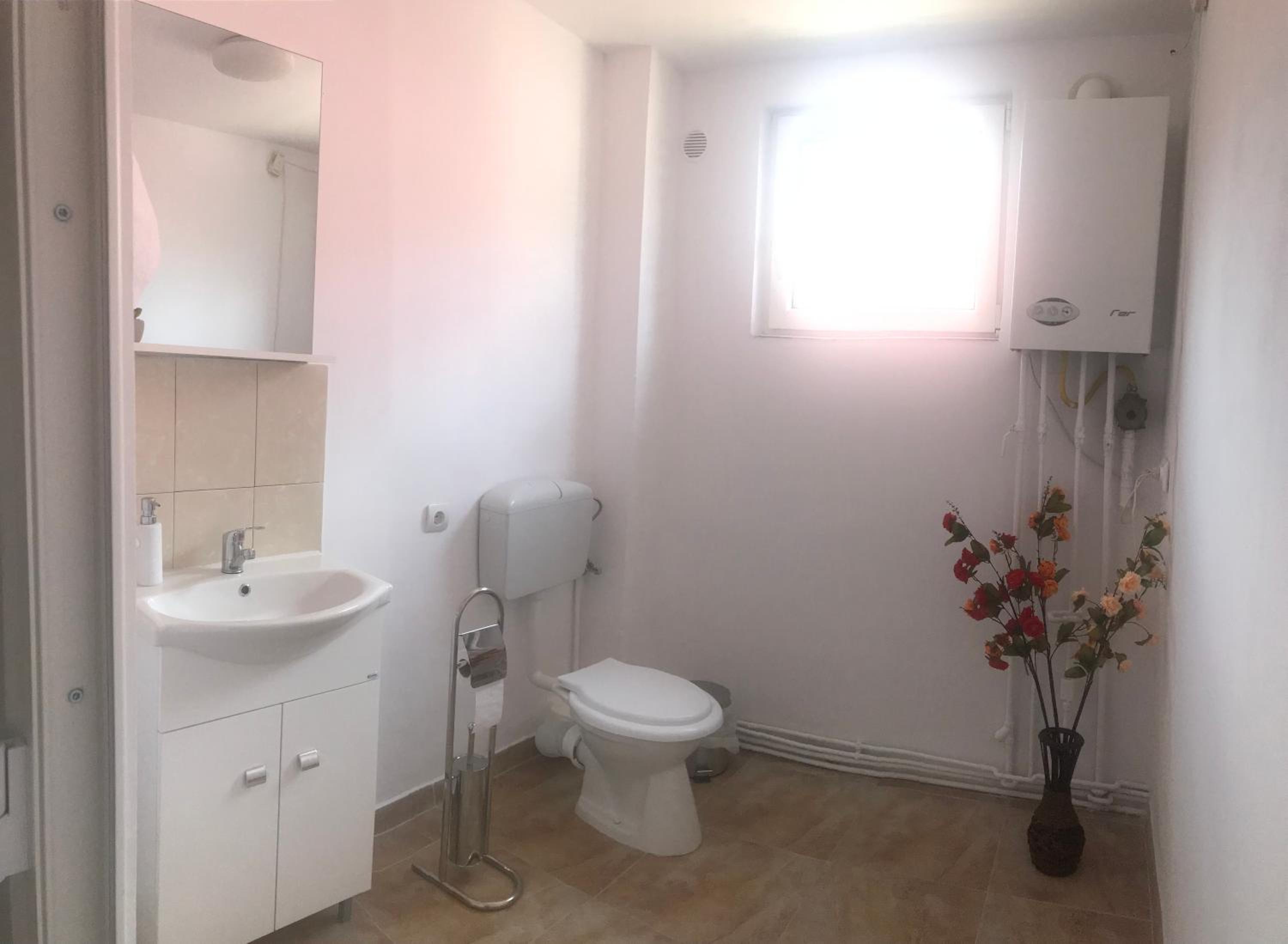 Three-Bedroom Apartment - Photo 8