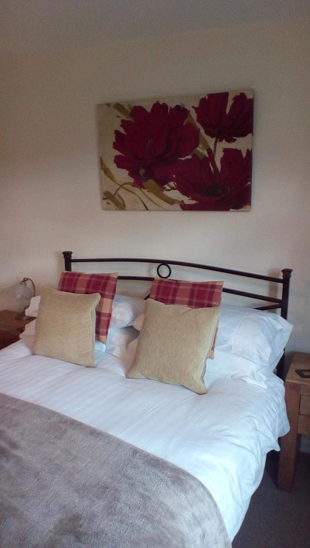 Double Ensuite Room - Poachers Mews 2B photo 3
