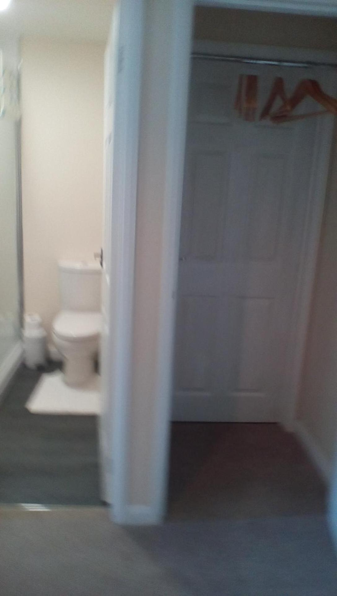 Double Ensuite Room - Poachers Mews 2B photo 2