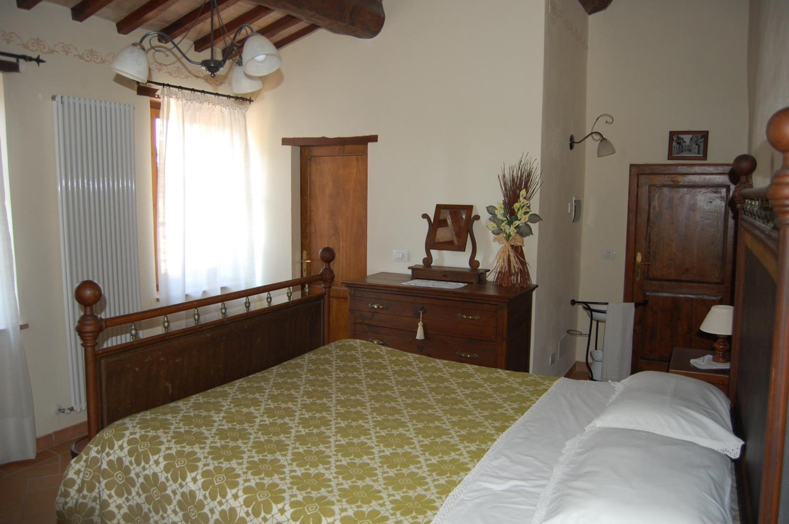 One-Bedroom Apartment photo 2