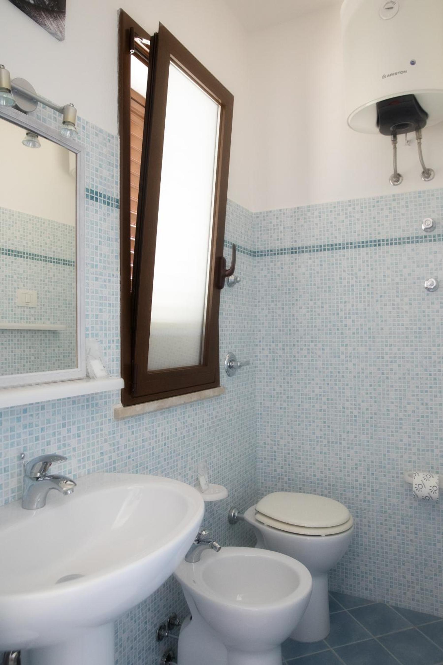 Double Room - Photo 13
