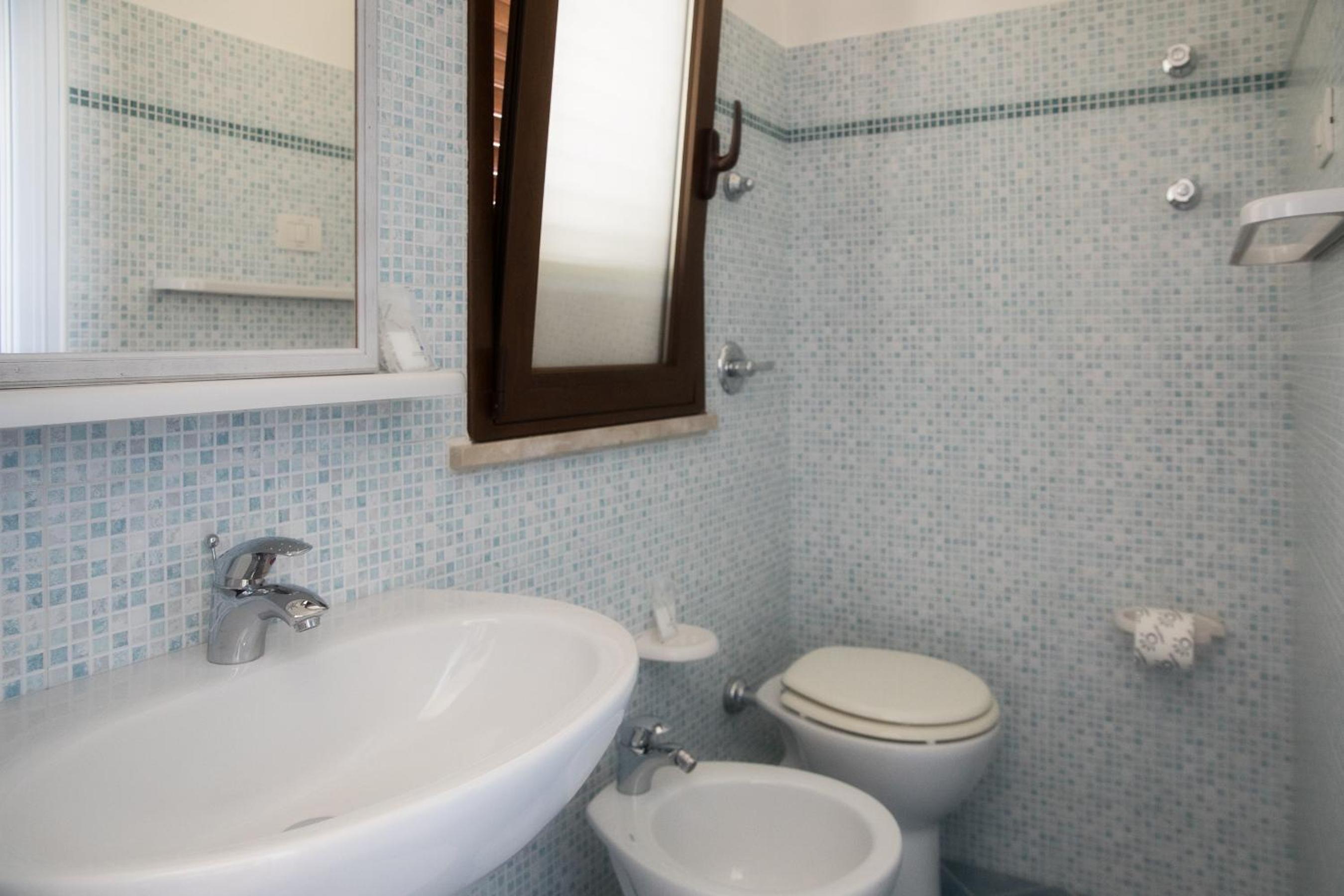 Double Room - Photo 20