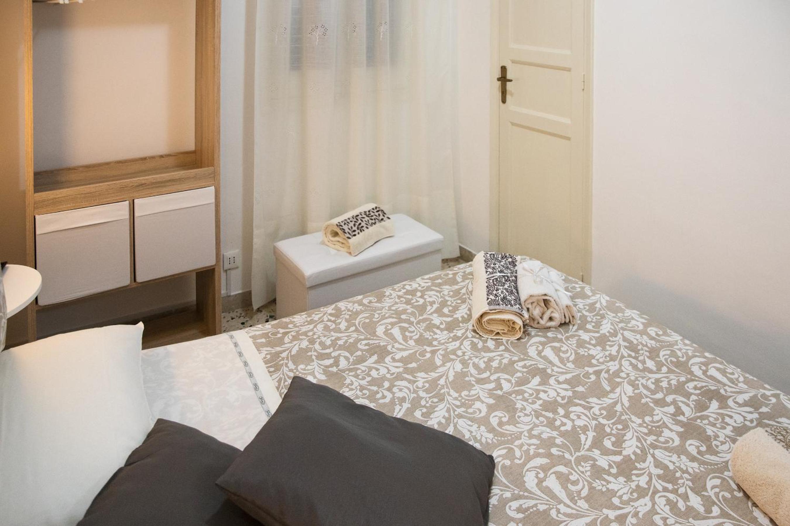 Double Room - Photo 19