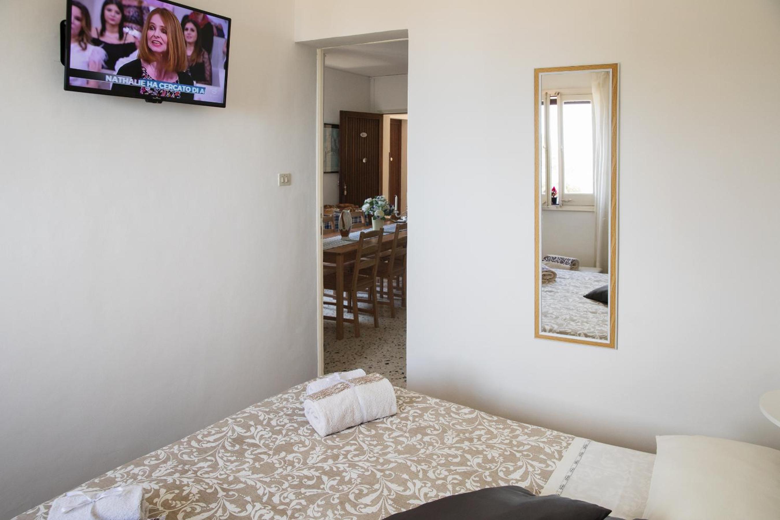 Double Room - Photo 14