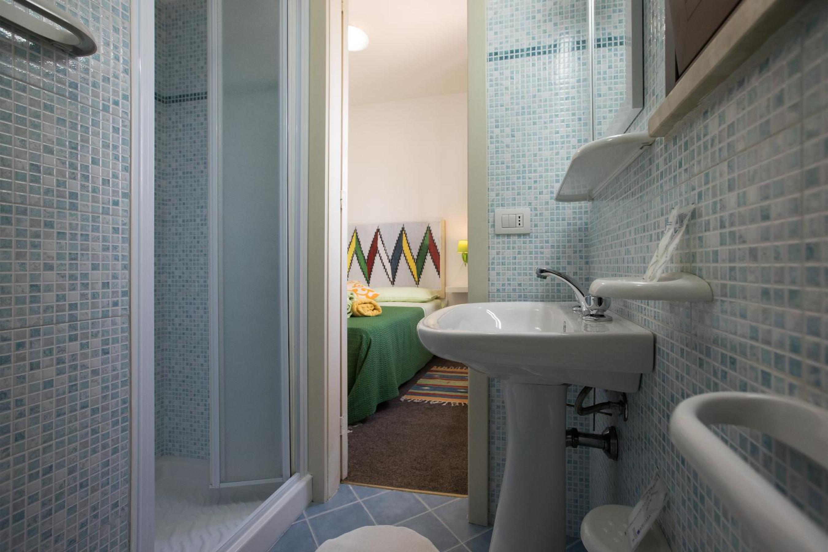 Double Room - Photo 21