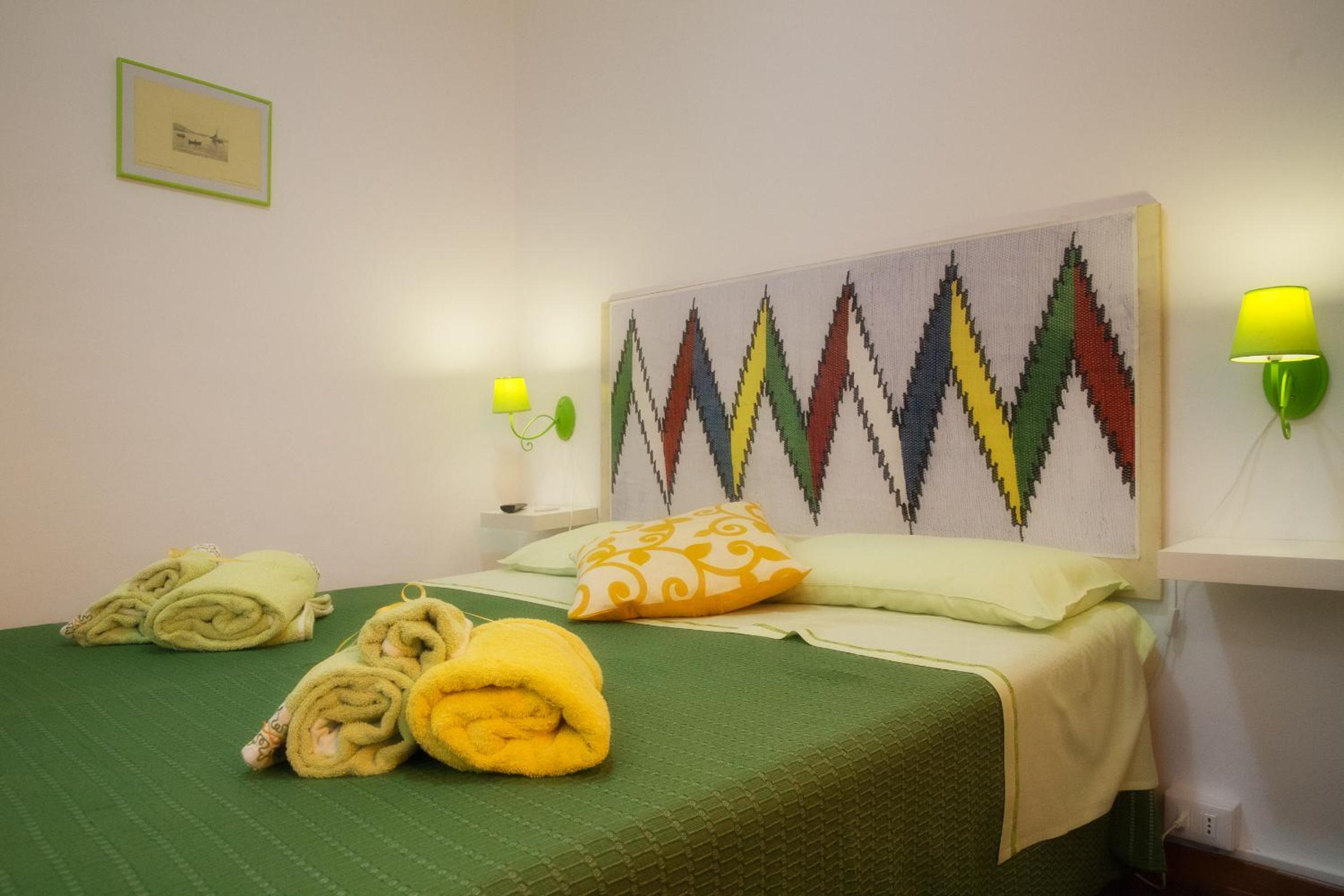 Double Room - Photo 17