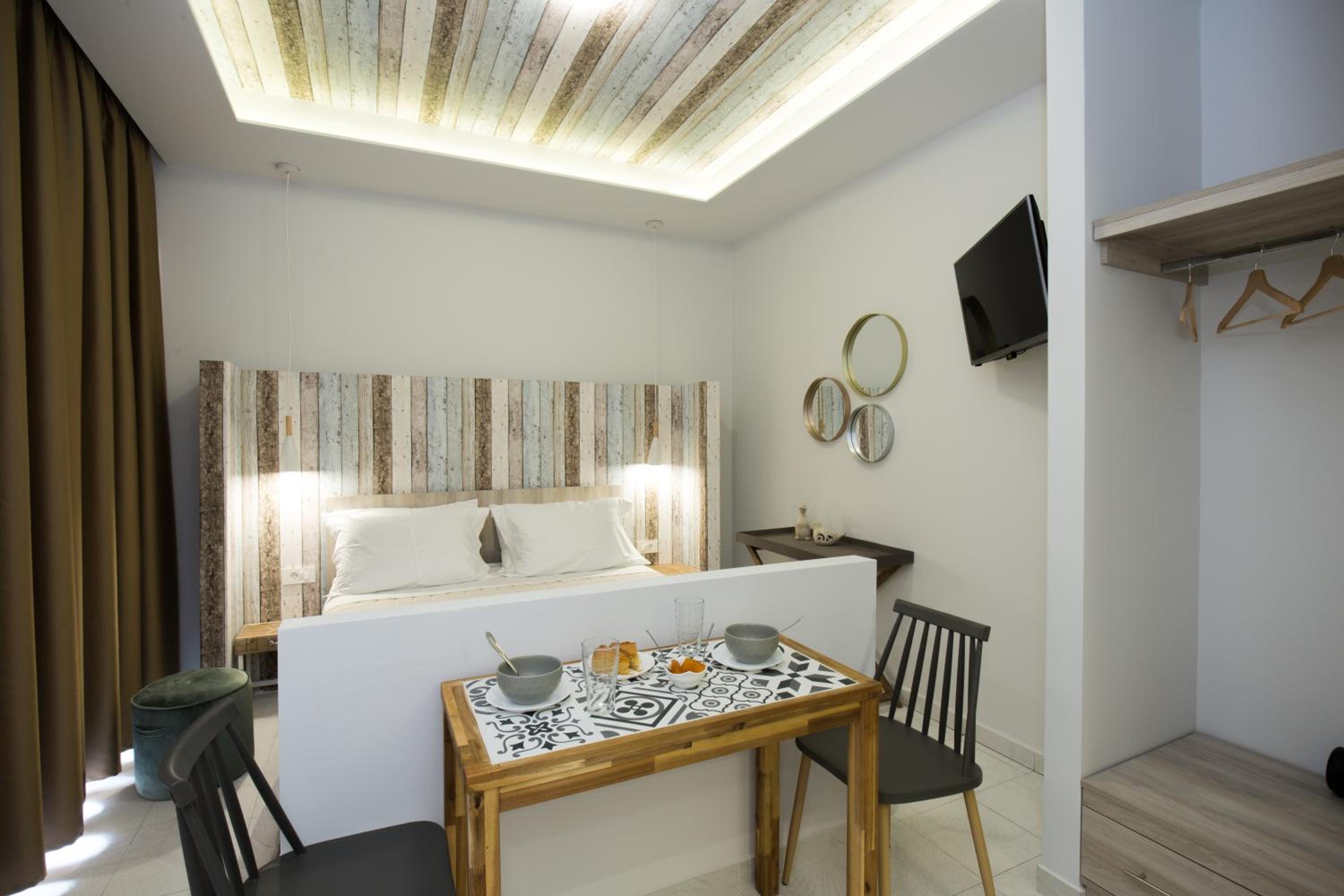 Studio Apartment photo 2