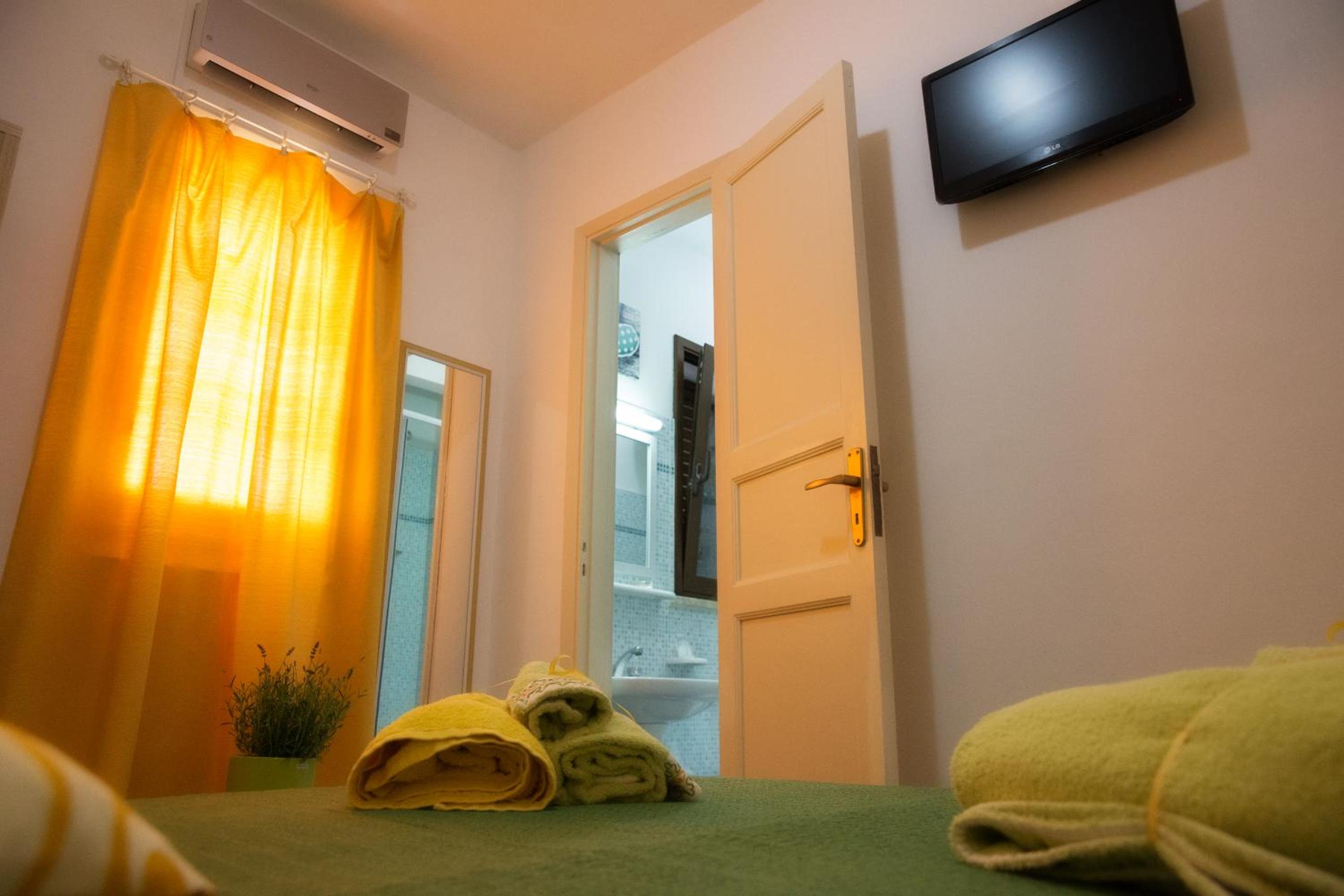 Double Room - Photo 1