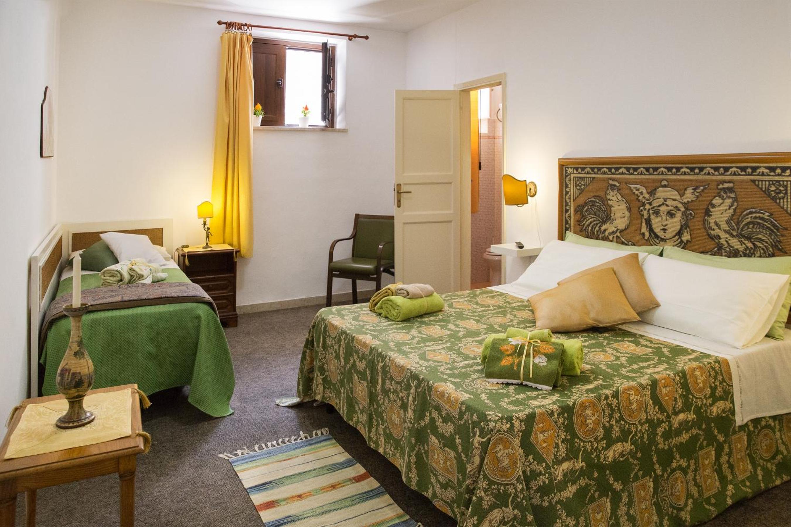 Superior Triple Room - Photo 18