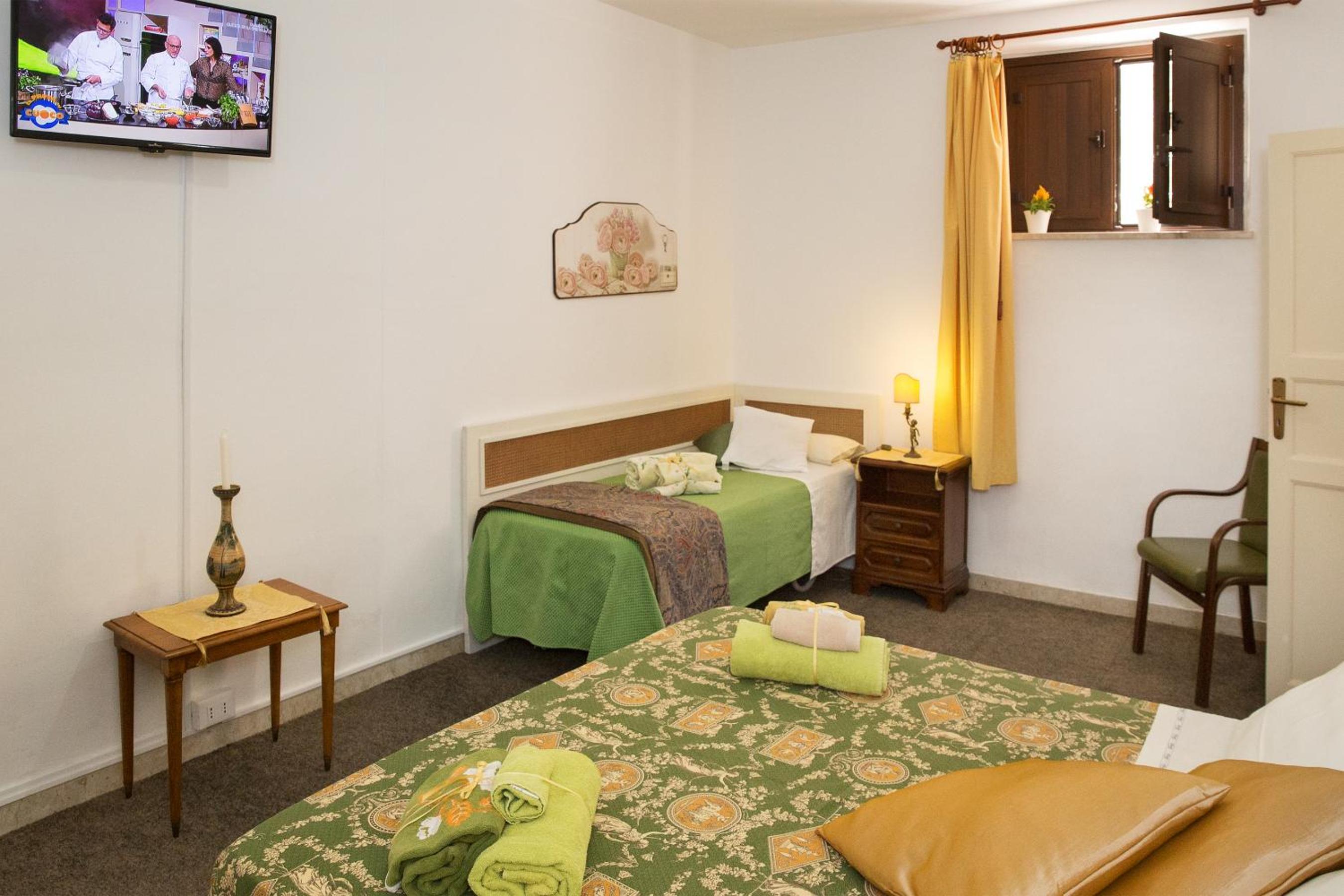 Superior Triple Room - Photo 14