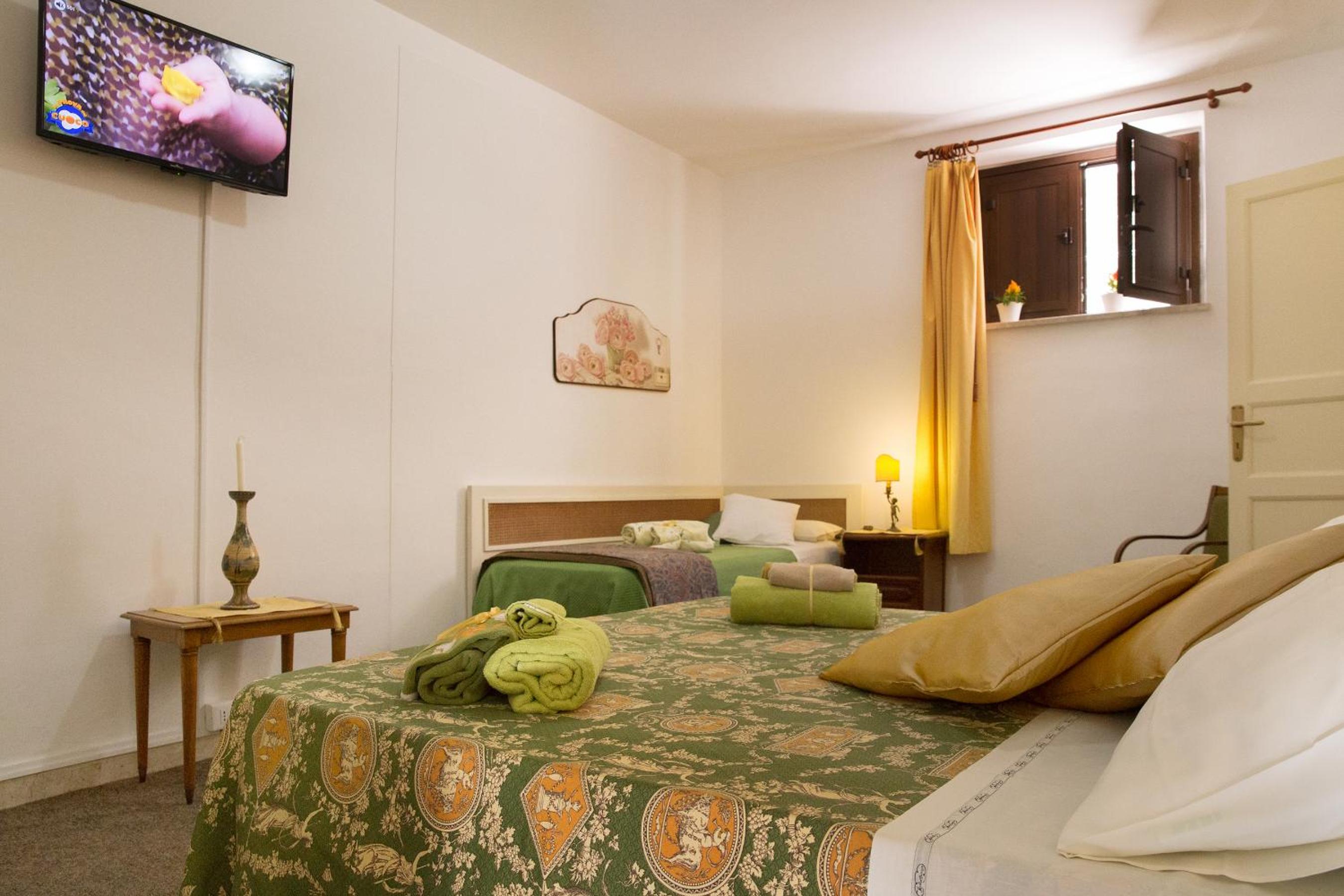 Superior Triple Room - Photo 13