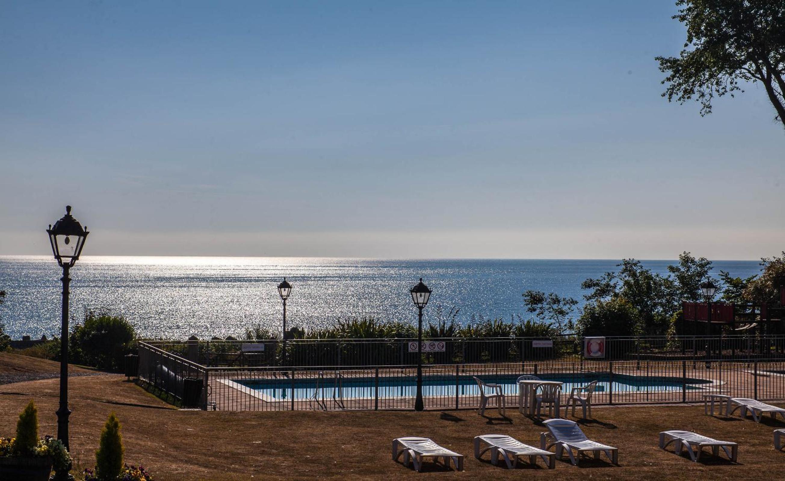 Double Room with Sea View - Photo 8