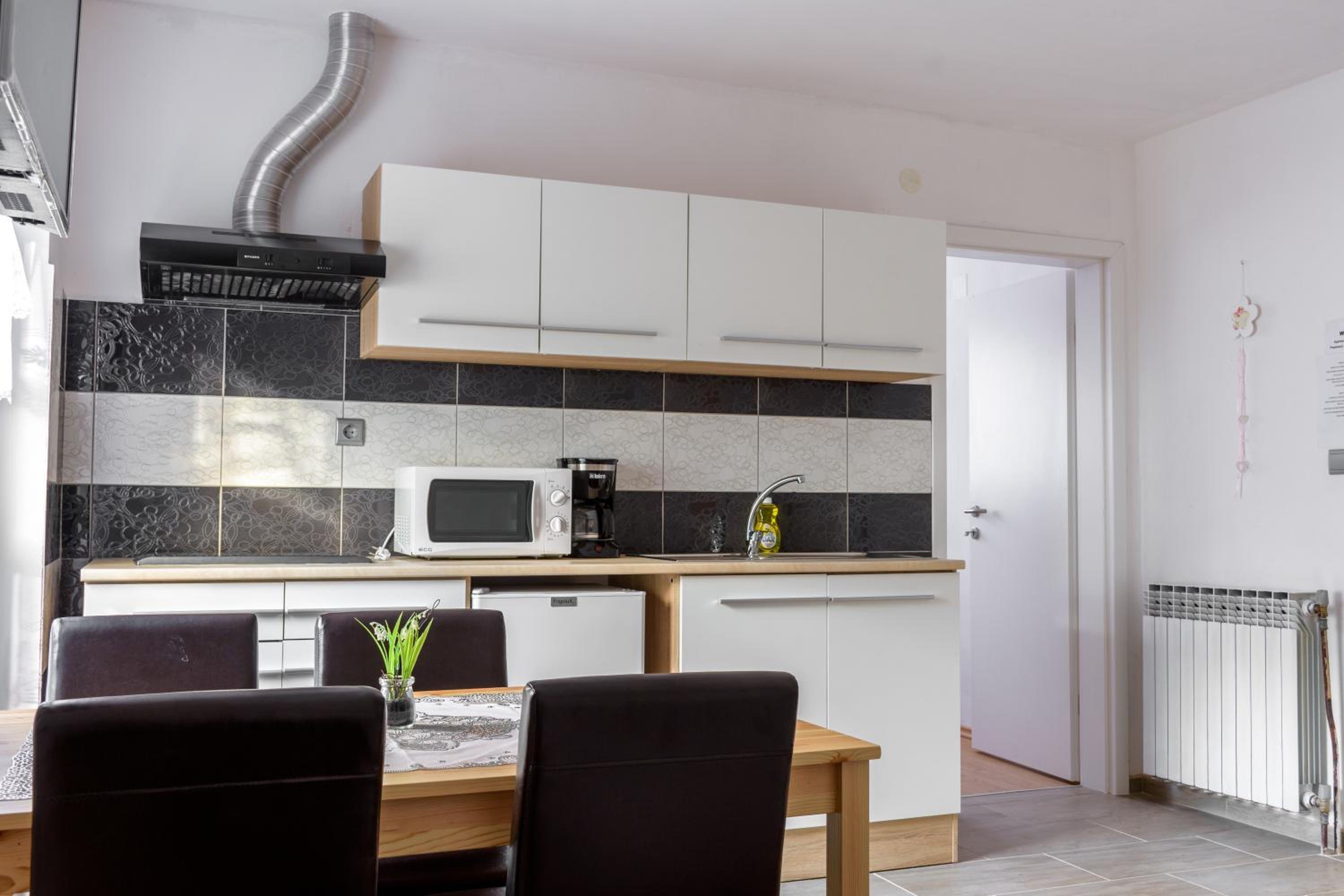 Apartment with Mountain View photo 3
