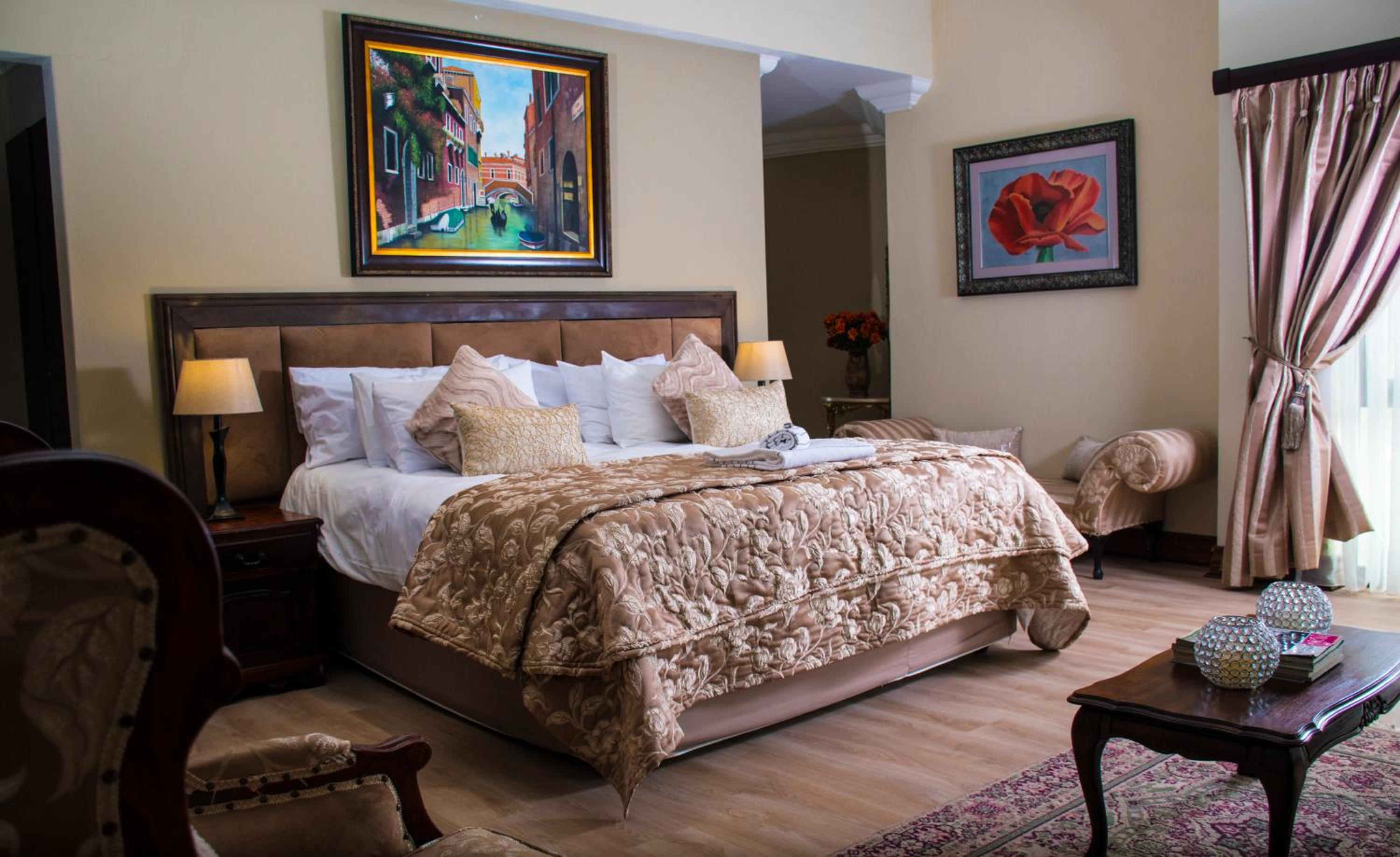 Suite with Balcony photo 1