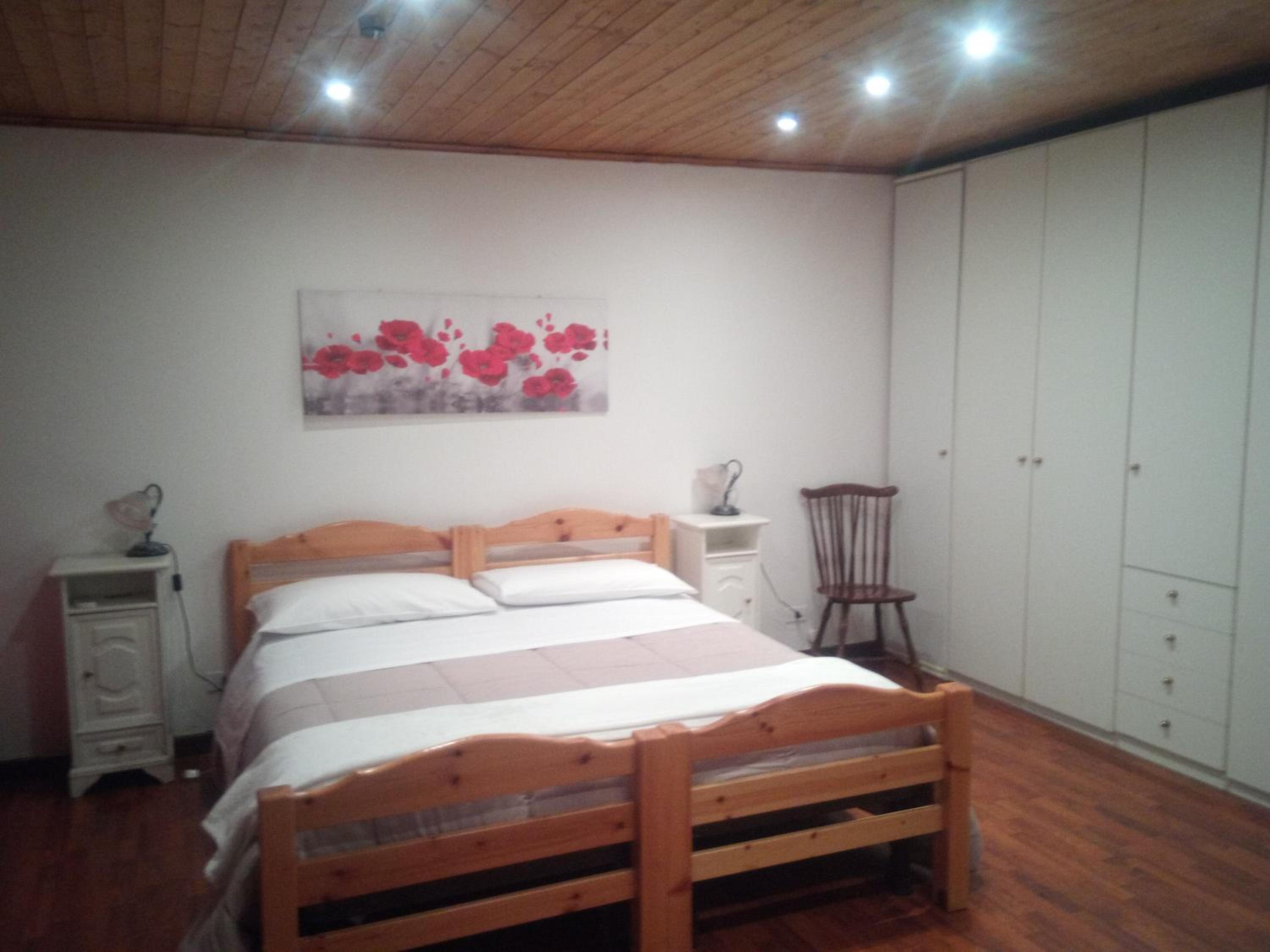 Apartment with Balcony - Photo 23