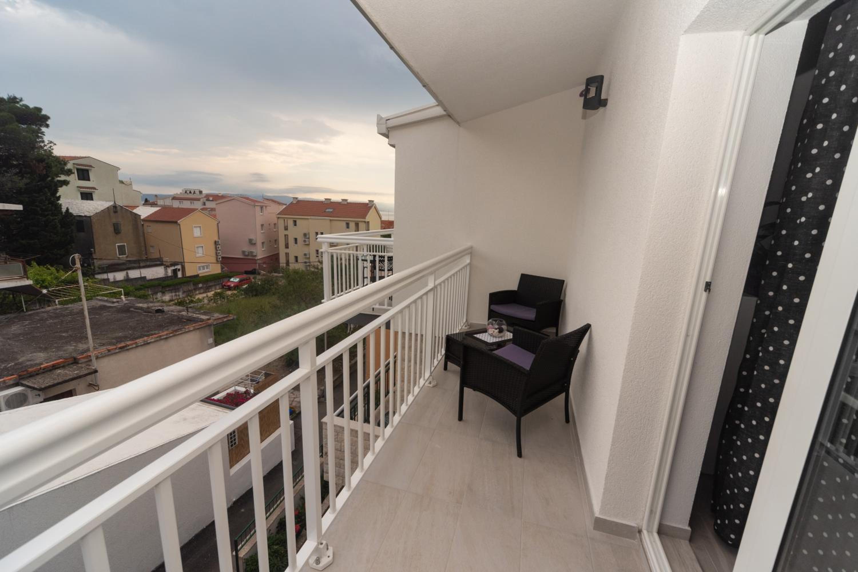 One-Bedroom Apartment with Sea View photo 3
