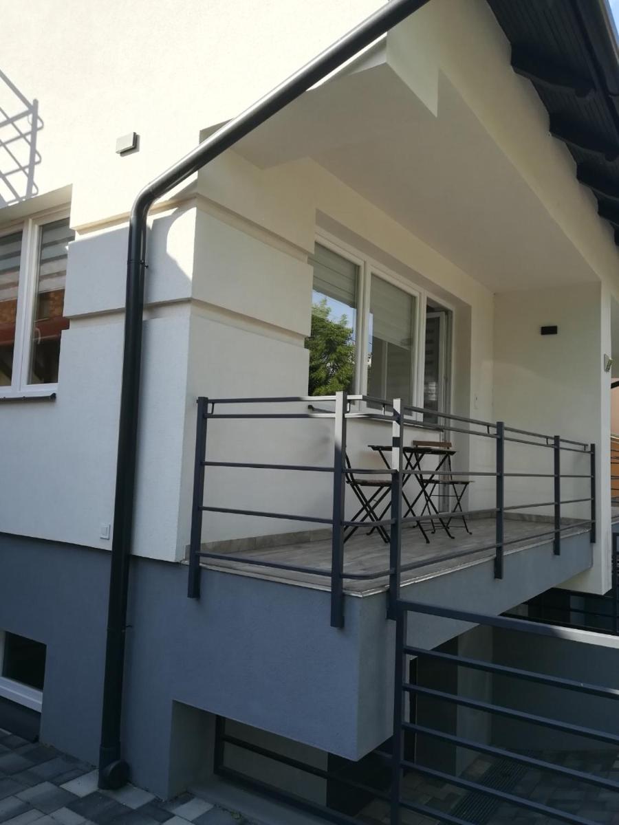 Deluxe Apartment photo 2