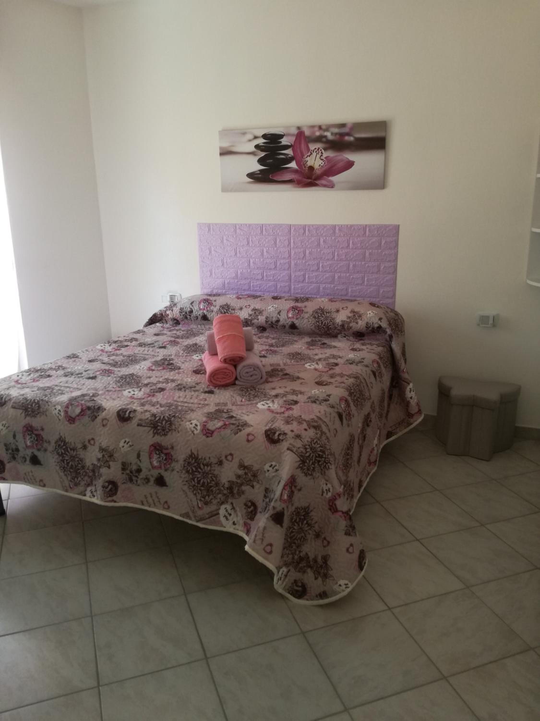 Double Room with Private Bathroom - Photo 1