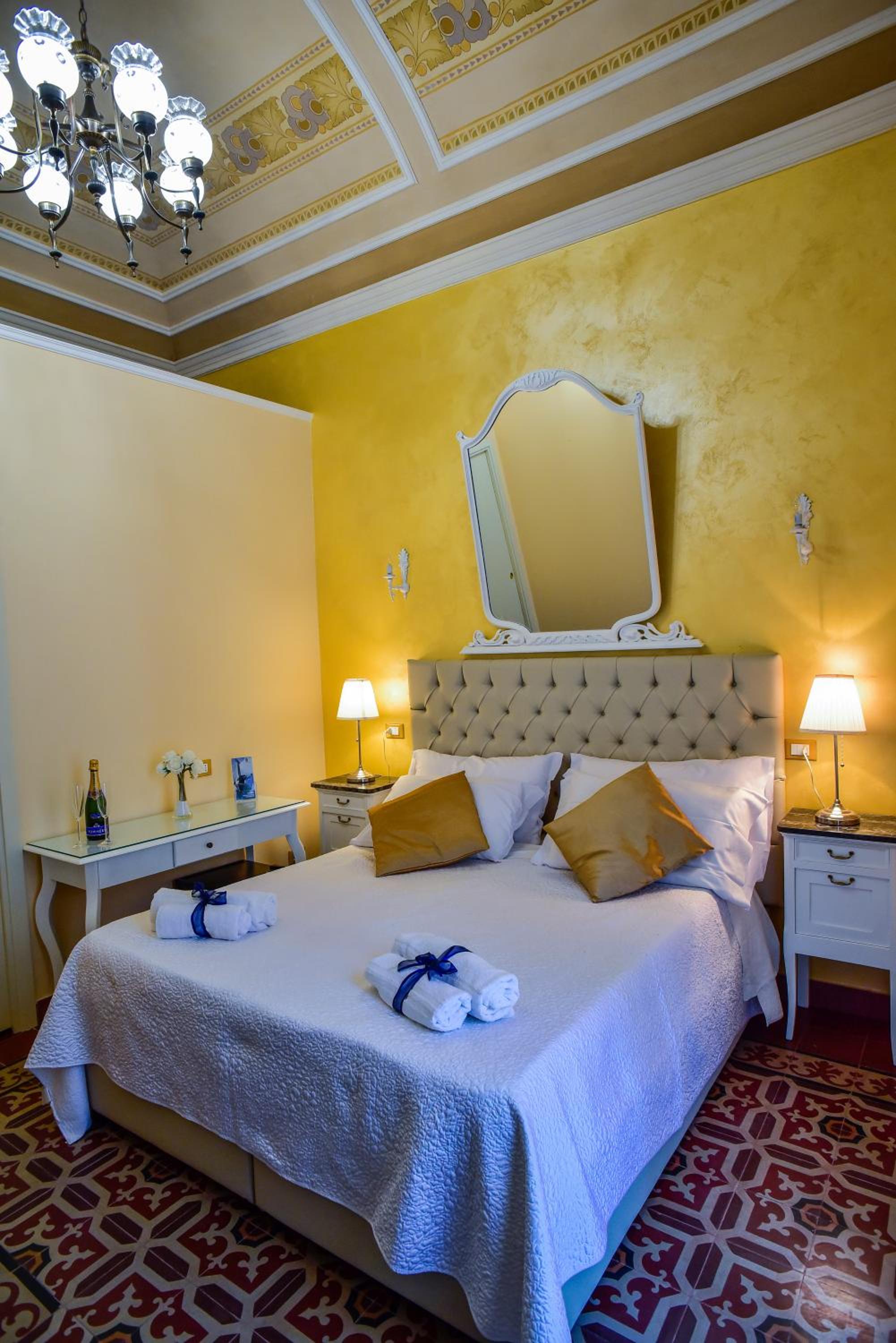 Budget Double Room - Photo 2