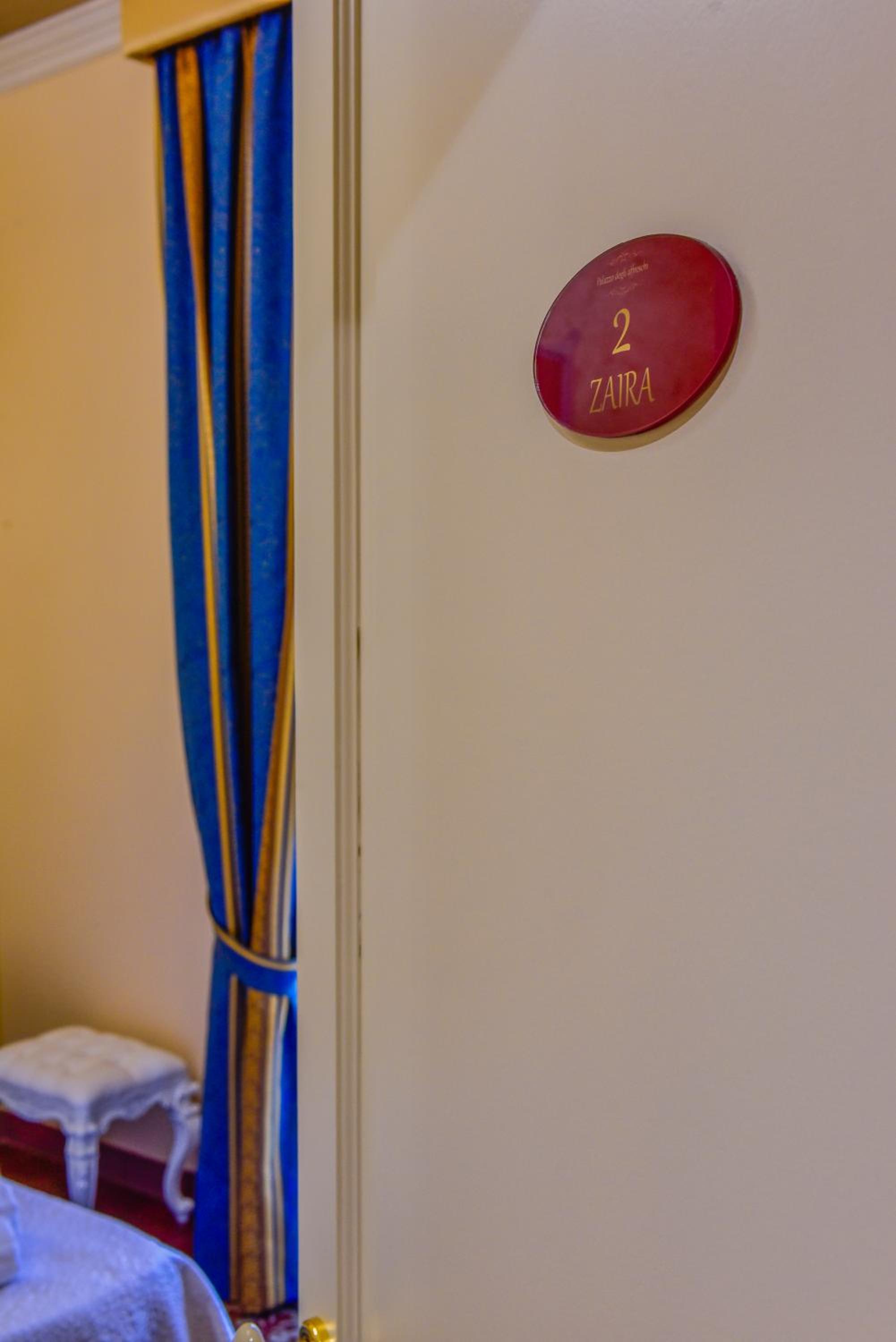 Budget Double Room - Photo 6