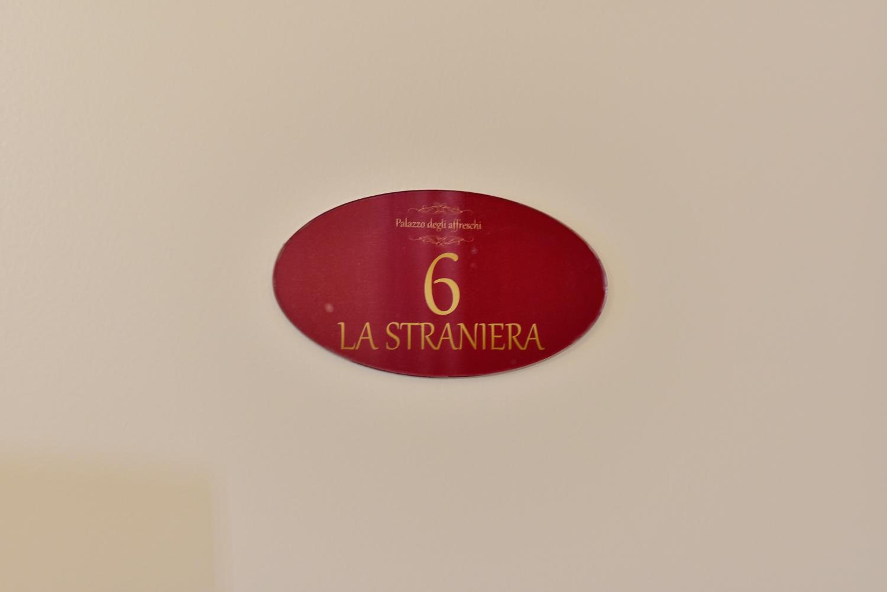 Standard Double Room - Photo 2