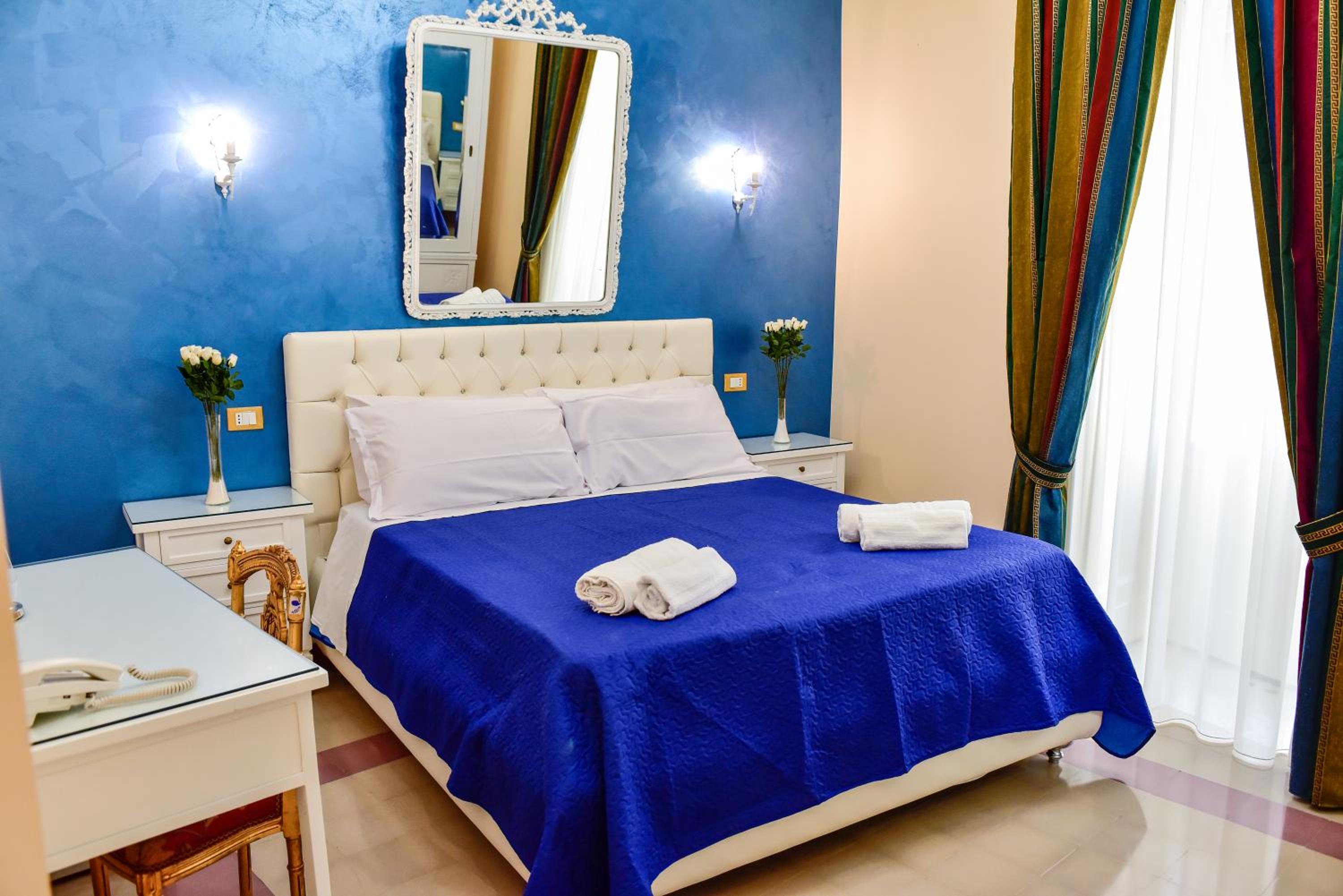 Double Room - Photo 7