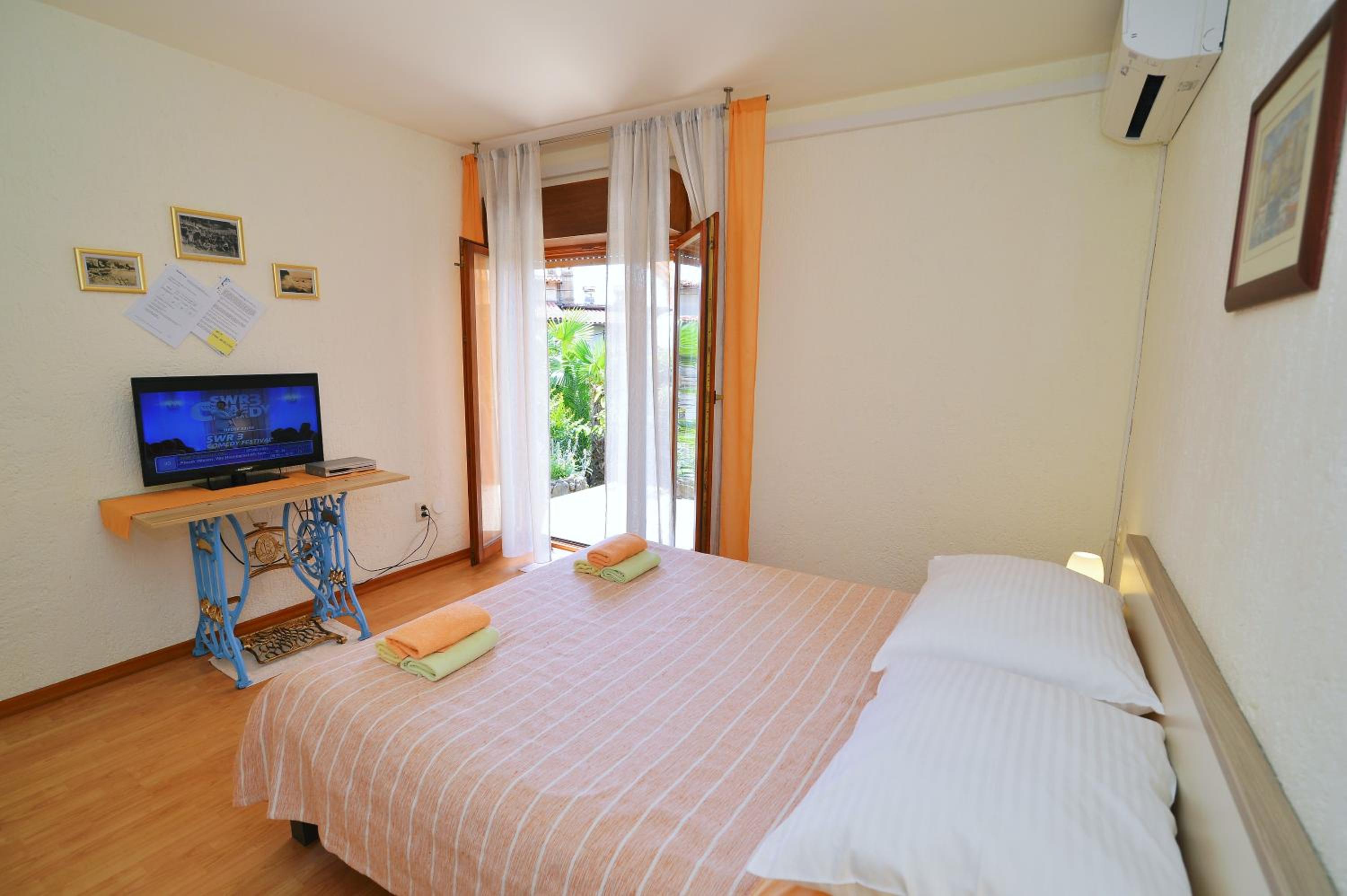 One-Bedroom Apartment with Terrace