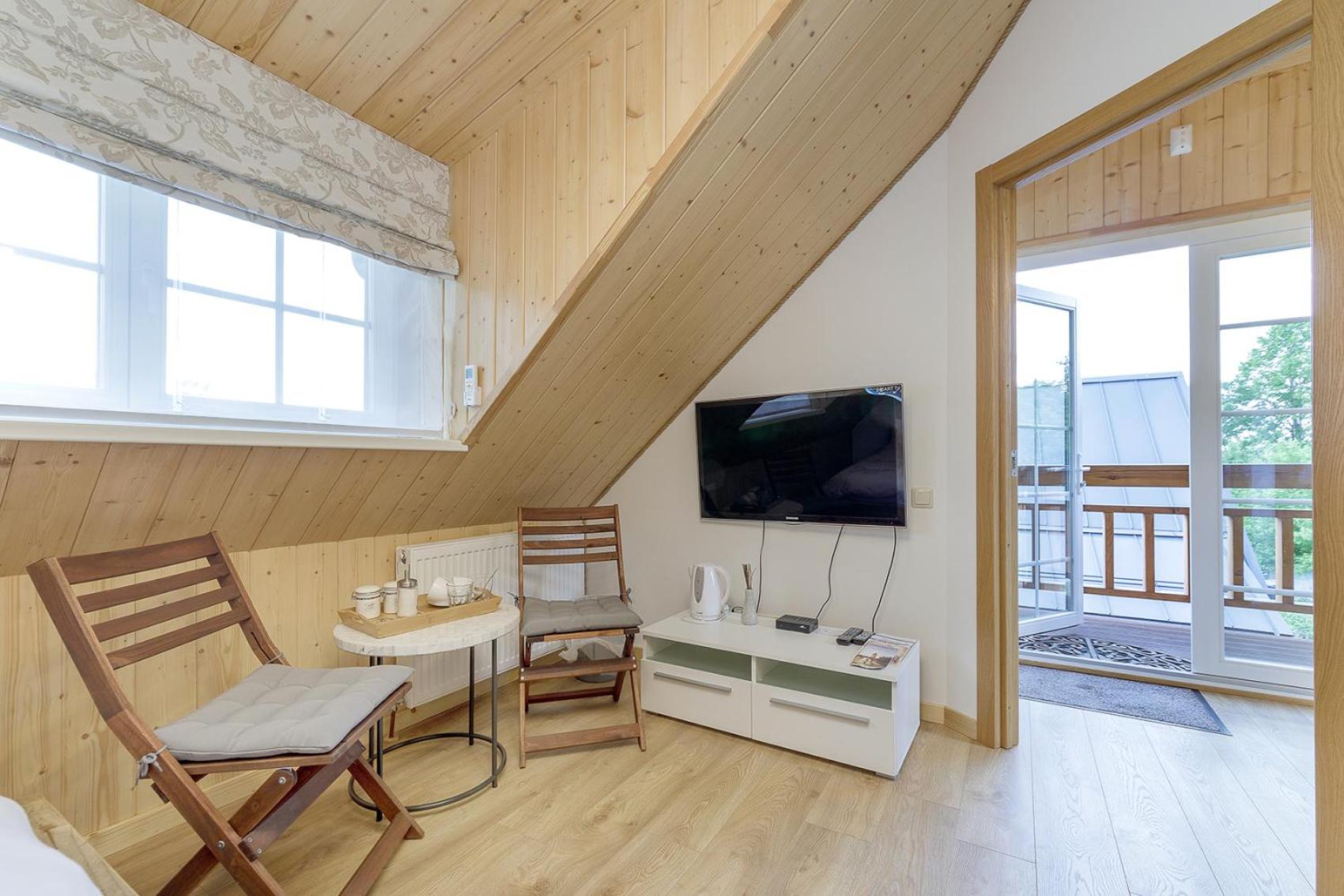 Apartment with Lake View - Photo 1