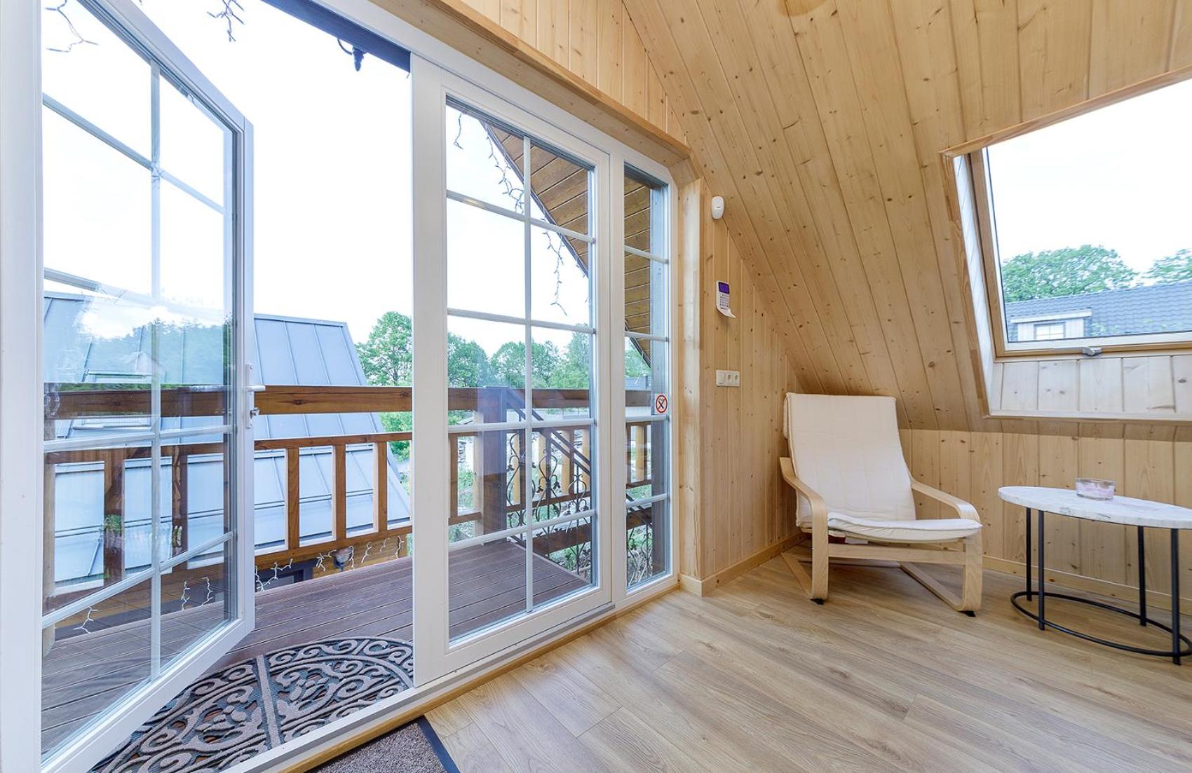 Apartment with Lake View - Photo 4