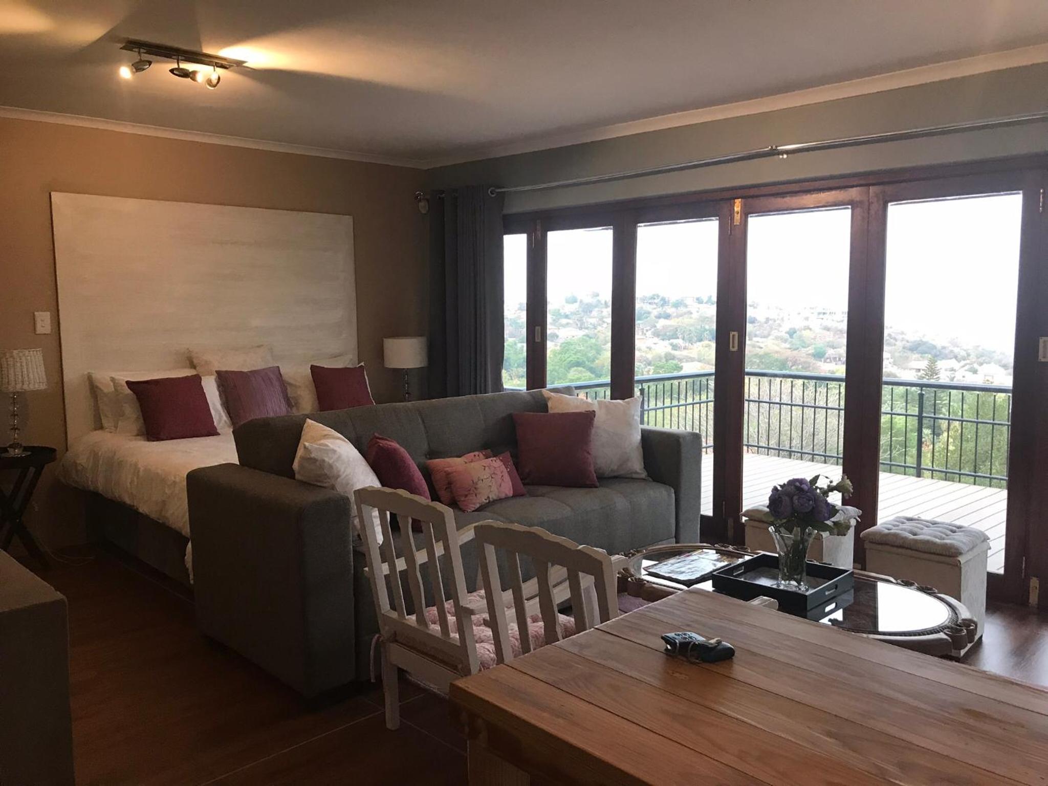Deluxe Family Suite - Photo 8