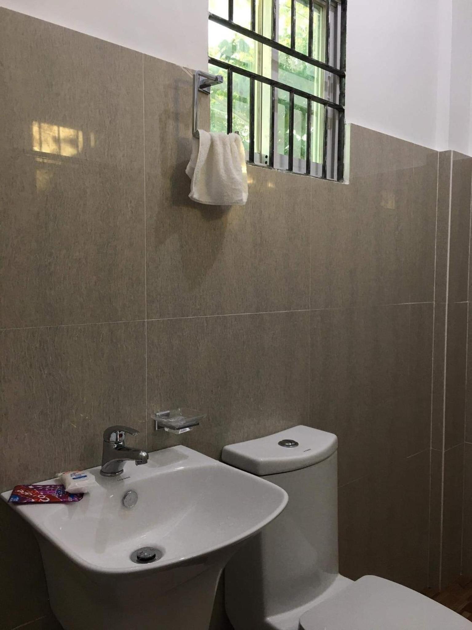 Double Room with Private Bathroom - Photo 6
