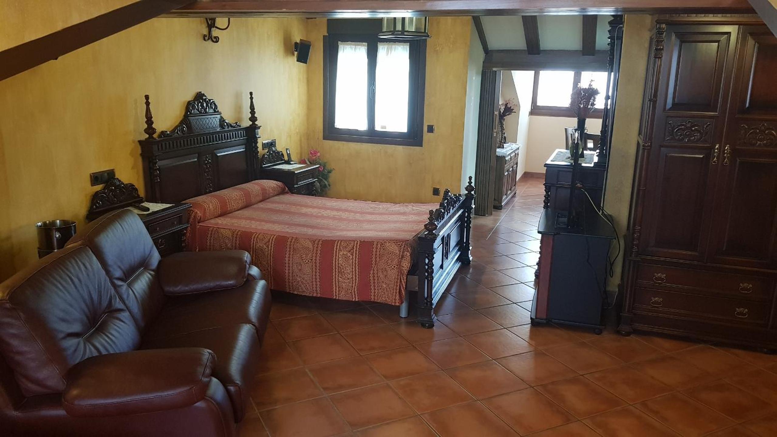 Deluxe Family Suite photo 3