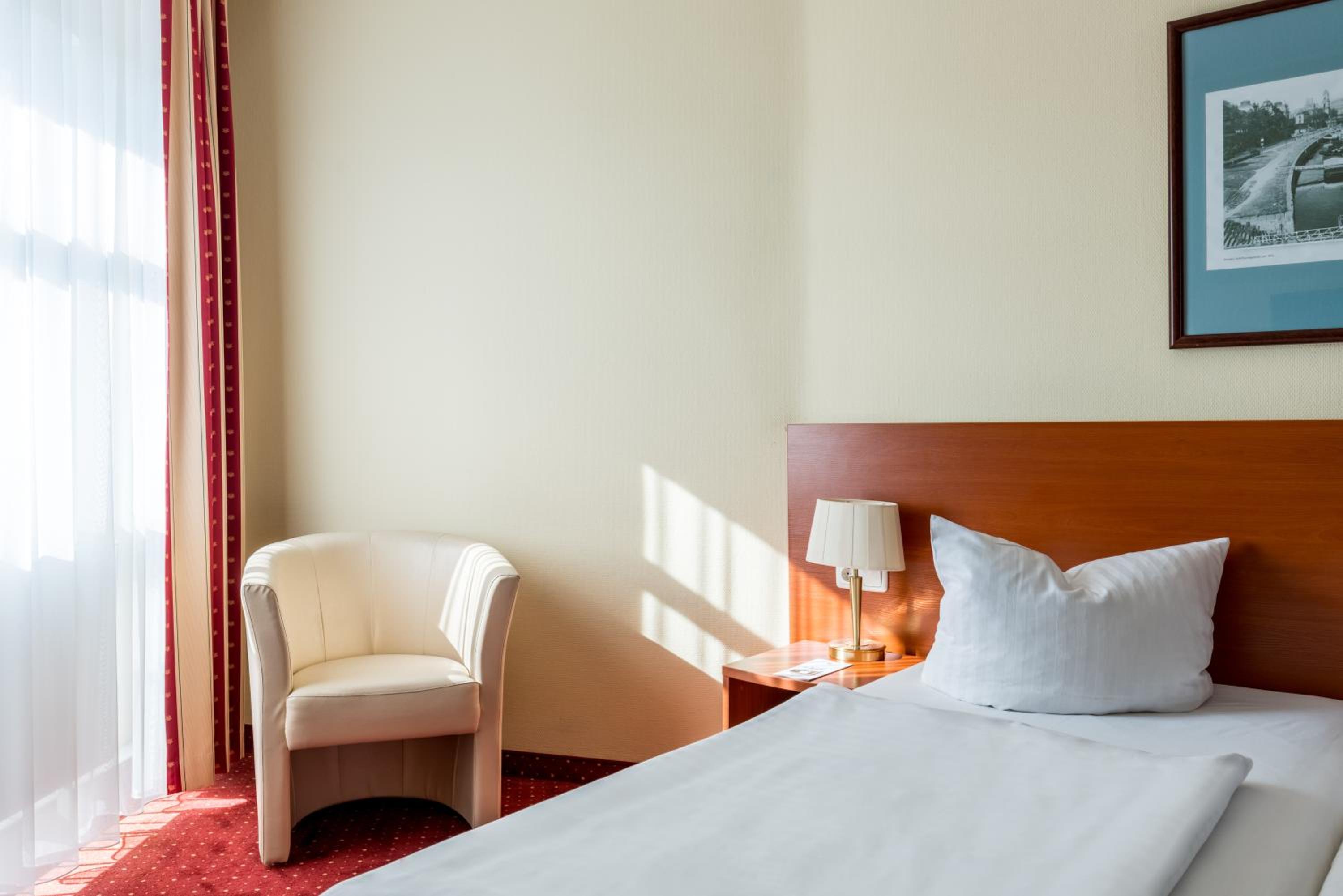 Standard Double Room - Photo 5