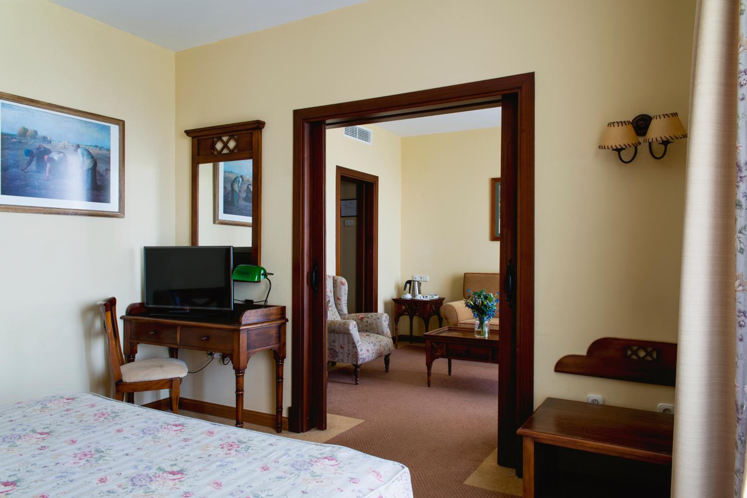 Suite thumbnail 6