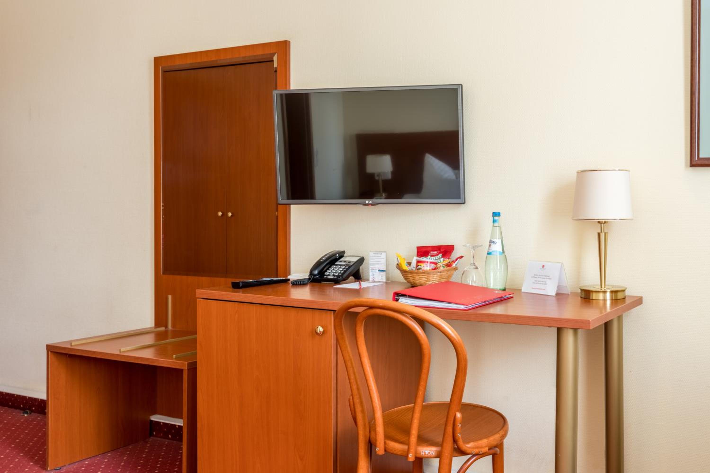 Standard Double Room - Photo 2