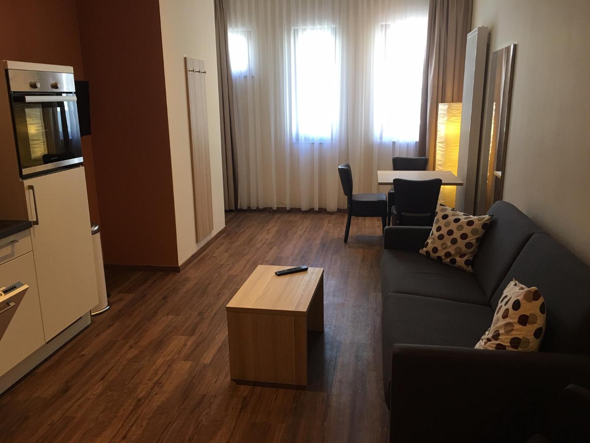 One-Bedroom Apartment - Photo 6