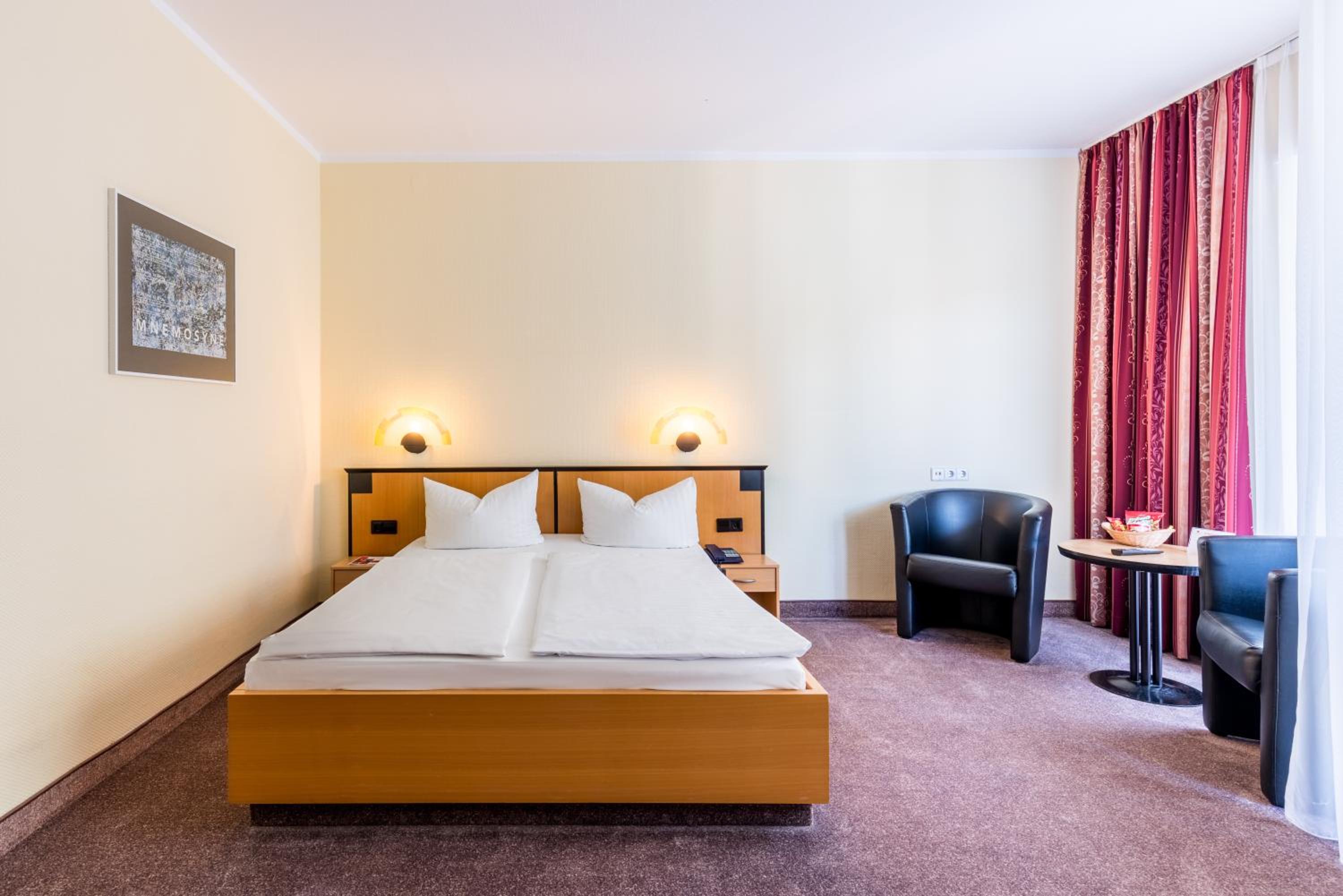 Comfort Double Room with Balcony - Photo 2