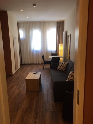 One-Bedroom Apartment - Photo 12