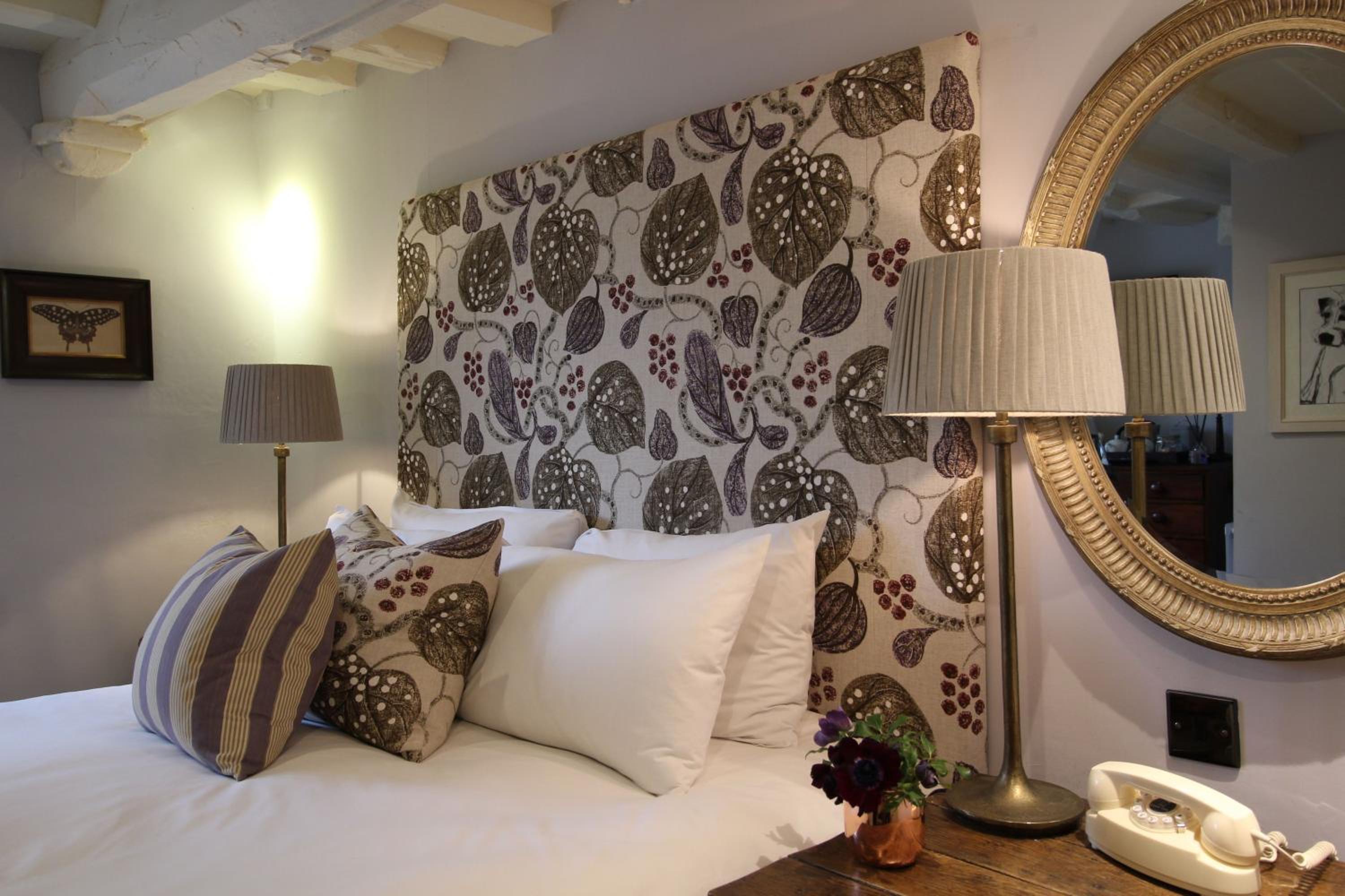 Standard Double Room - Photo 16