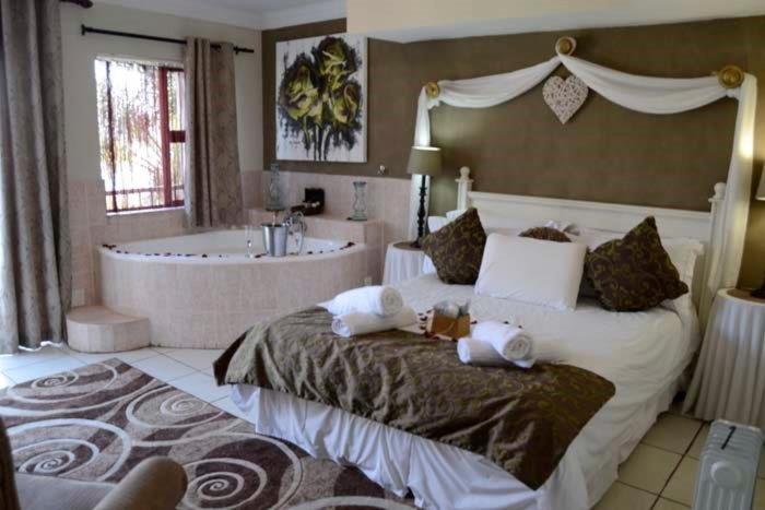 Luxury Queen Room photo 2