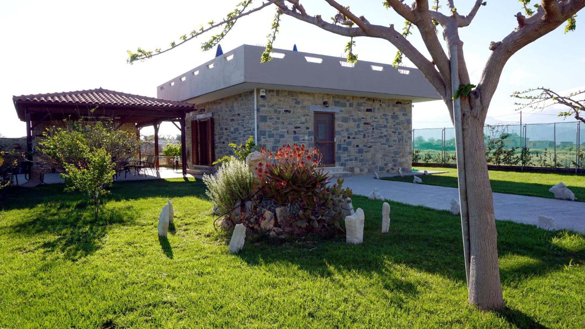 Two-Bedroom House photo 2